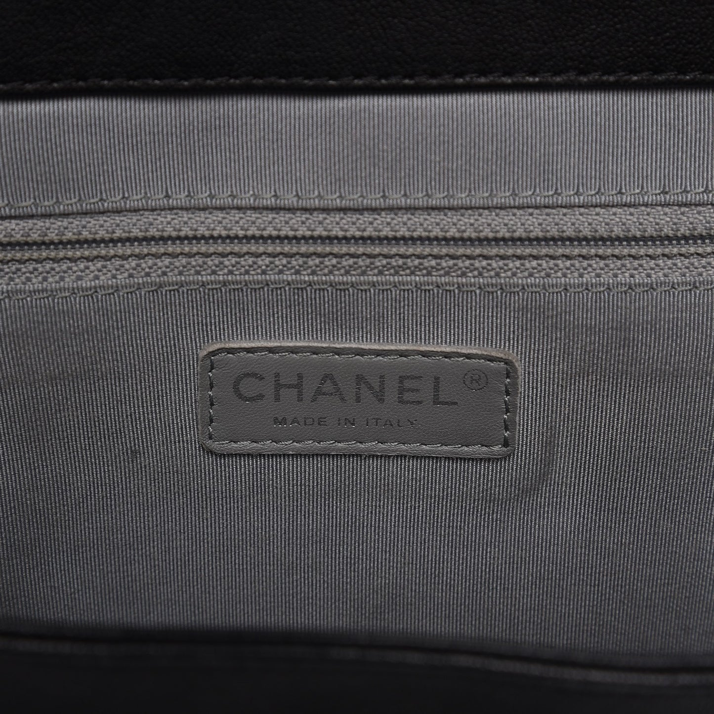 Washed Lambskin Quilted Medium Chain Around Messenger Black