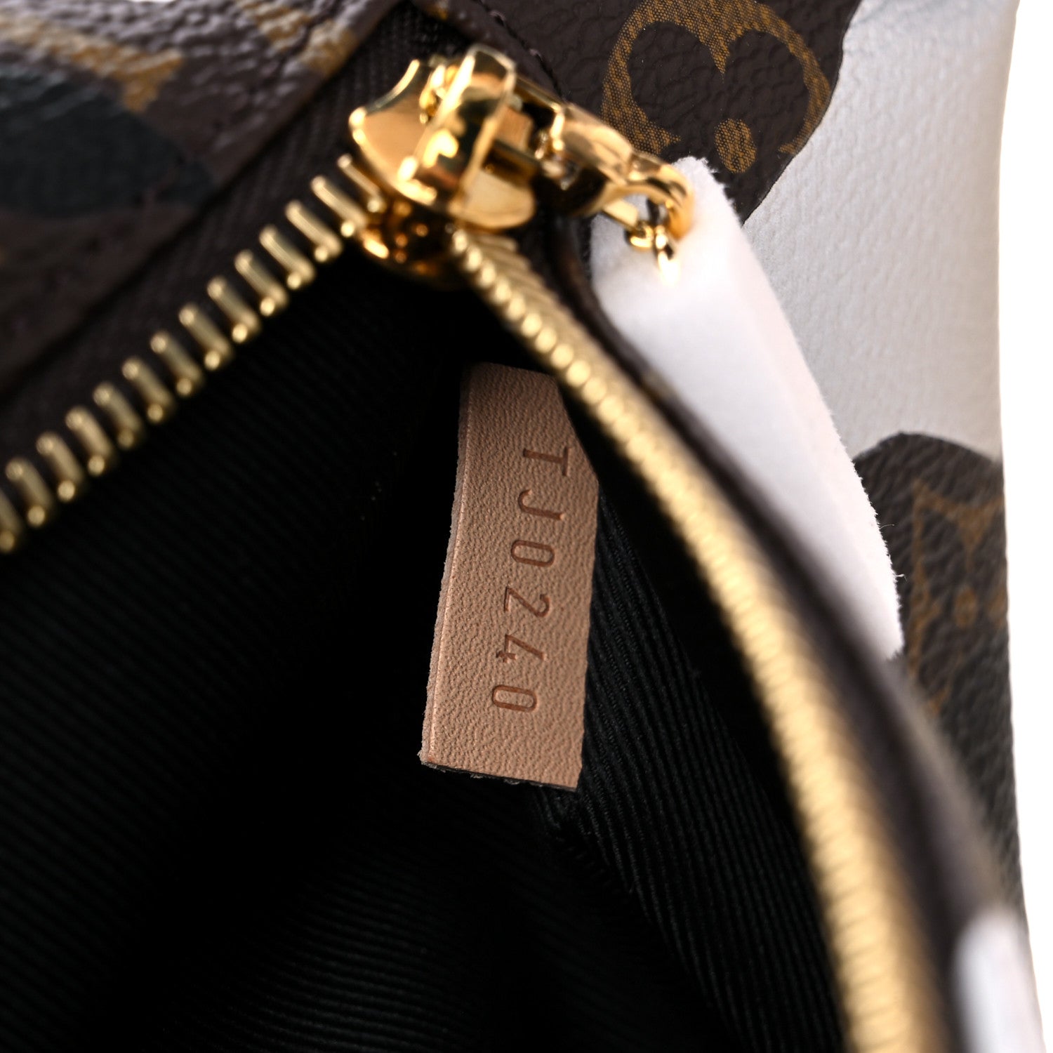Louis Vuitton X LOL Monogram Bumbag Blue Silver 7 of 12