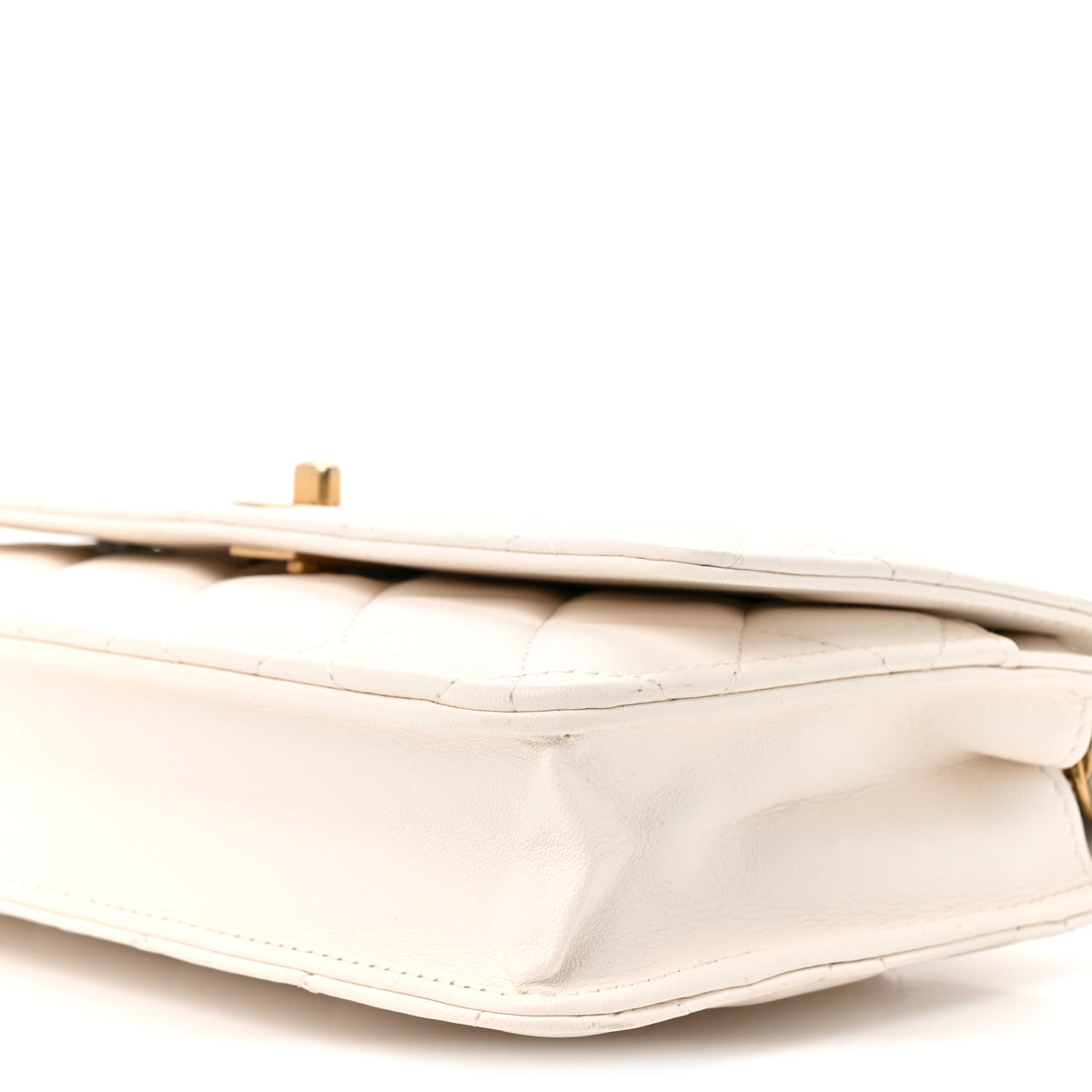 Lambskin Quilted CC Pearl Crush Wallet on Chain WOC White