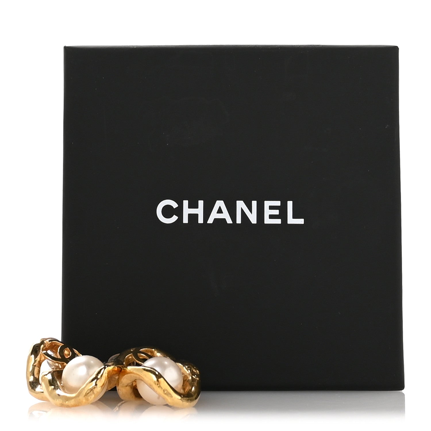 Chanel Chain Link Pearl CC Clip On Earrings Gold 5 of 5