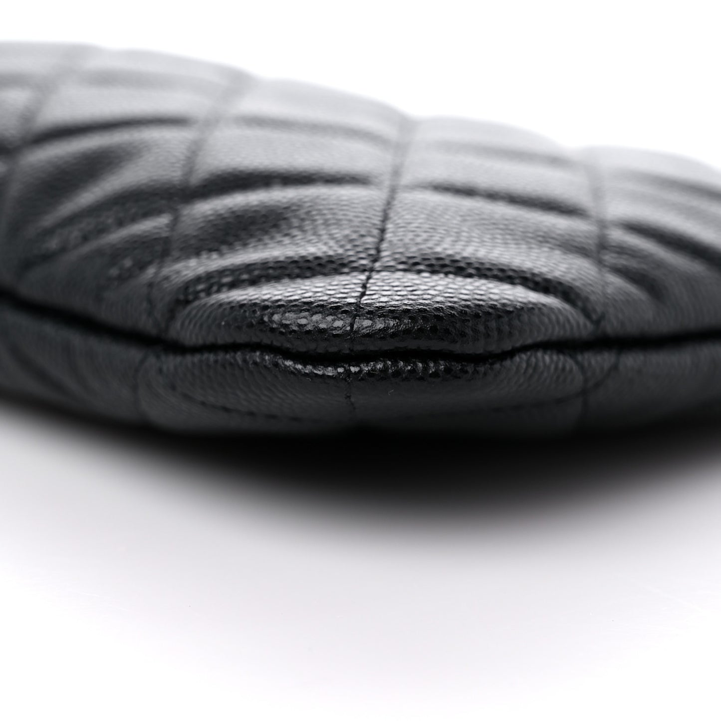 Caviar Quilted Medium Cosmetic Case Black