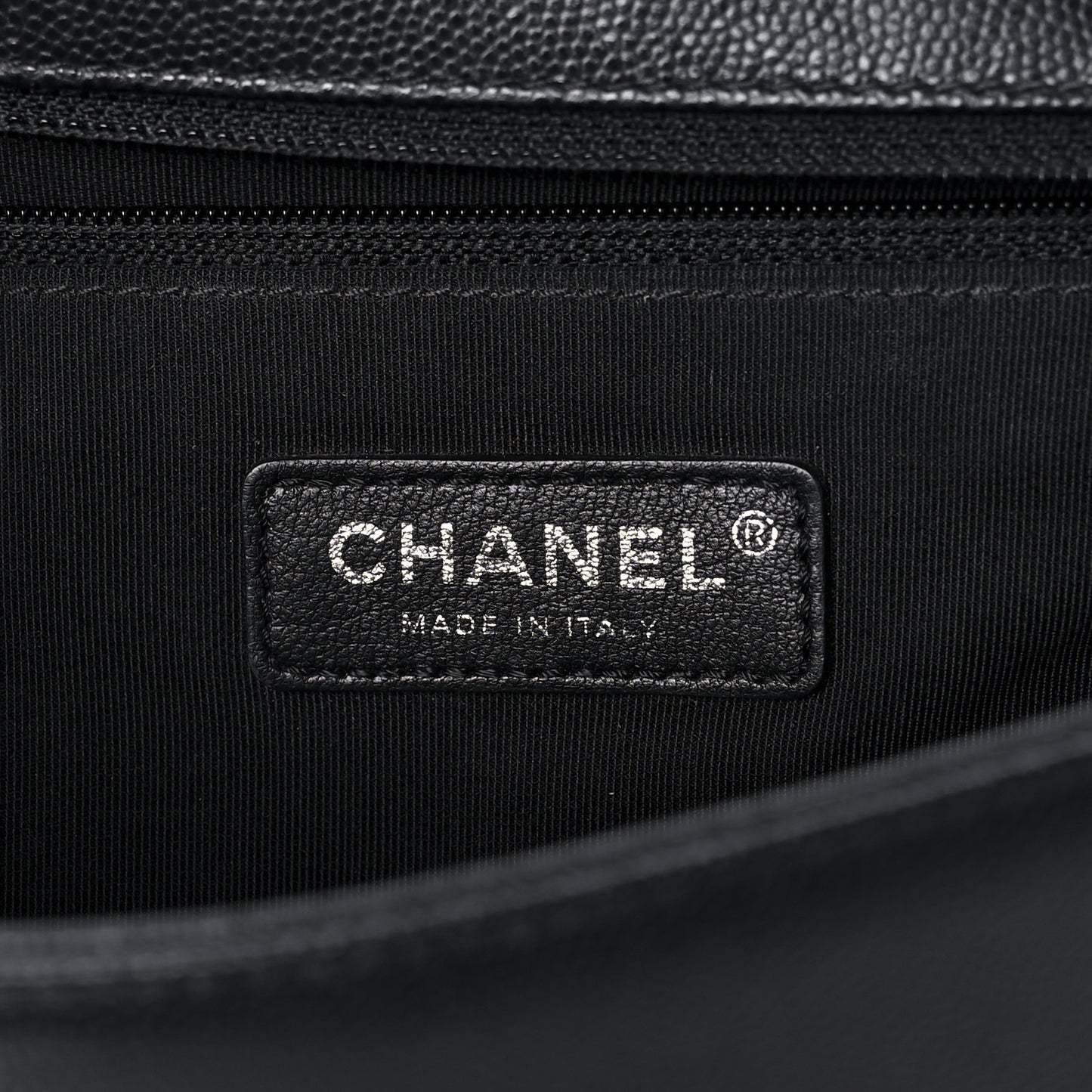 Caviar Chevron Quilted New Medium Boy Flap Black