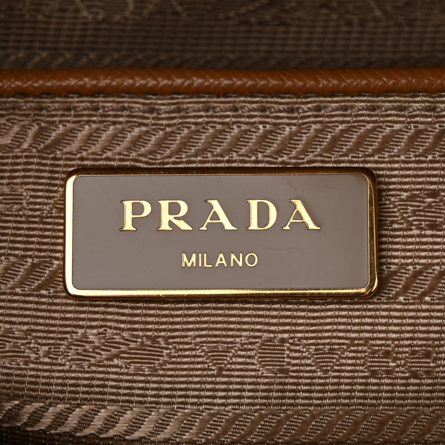 Saffiano Lux Medium Promenade Tote Caramel