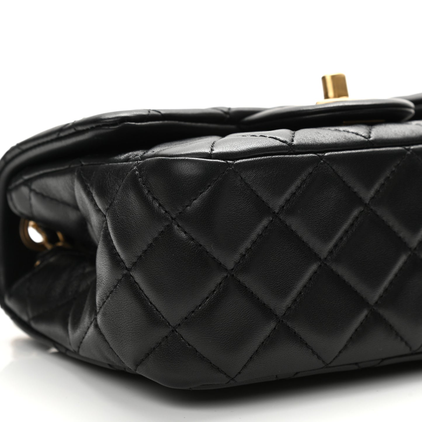 Lambskin Quilted Mini Pearl Crush Flap Black