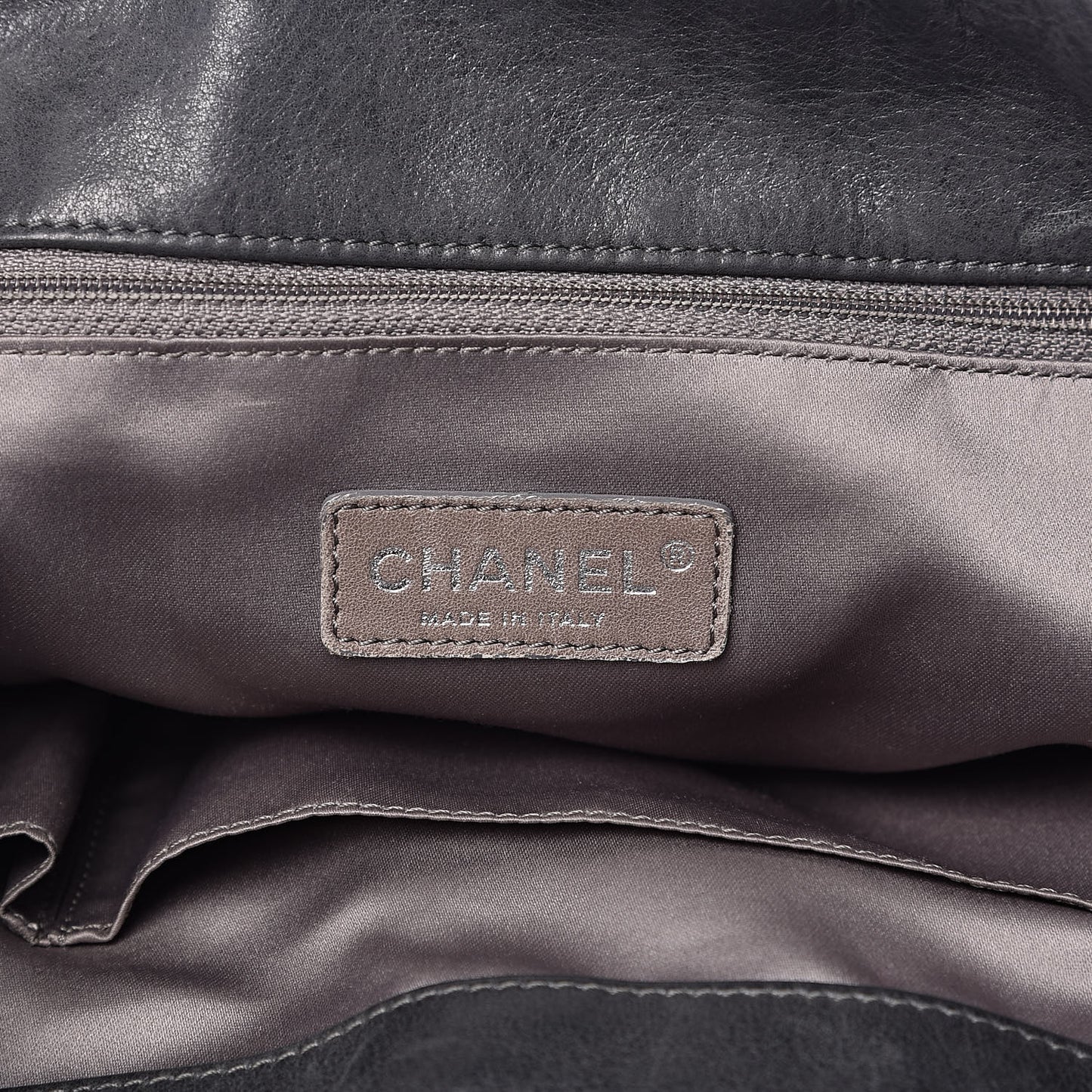 Calfskin Bubble Quilt Hobo Grey