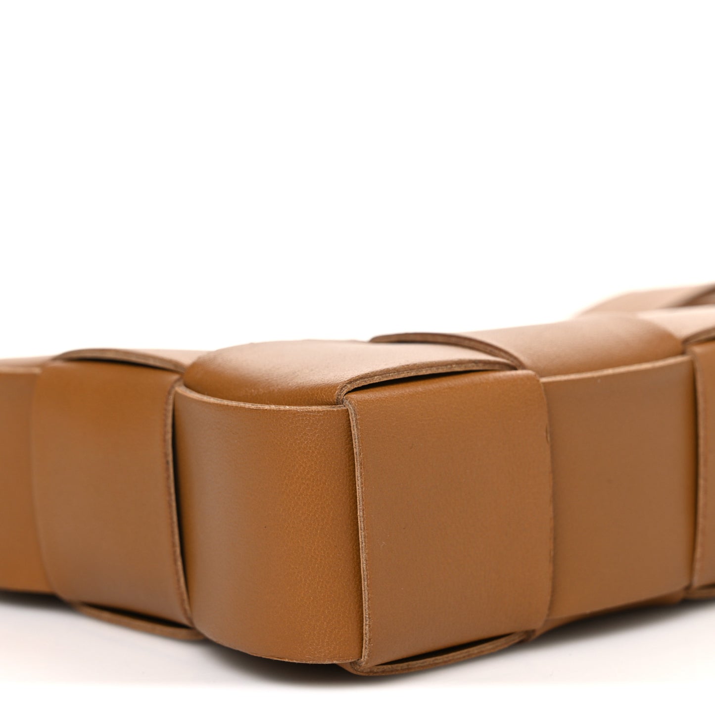 Calfskin Maxi Intrecciato Cassette Pouch On Strap Camel