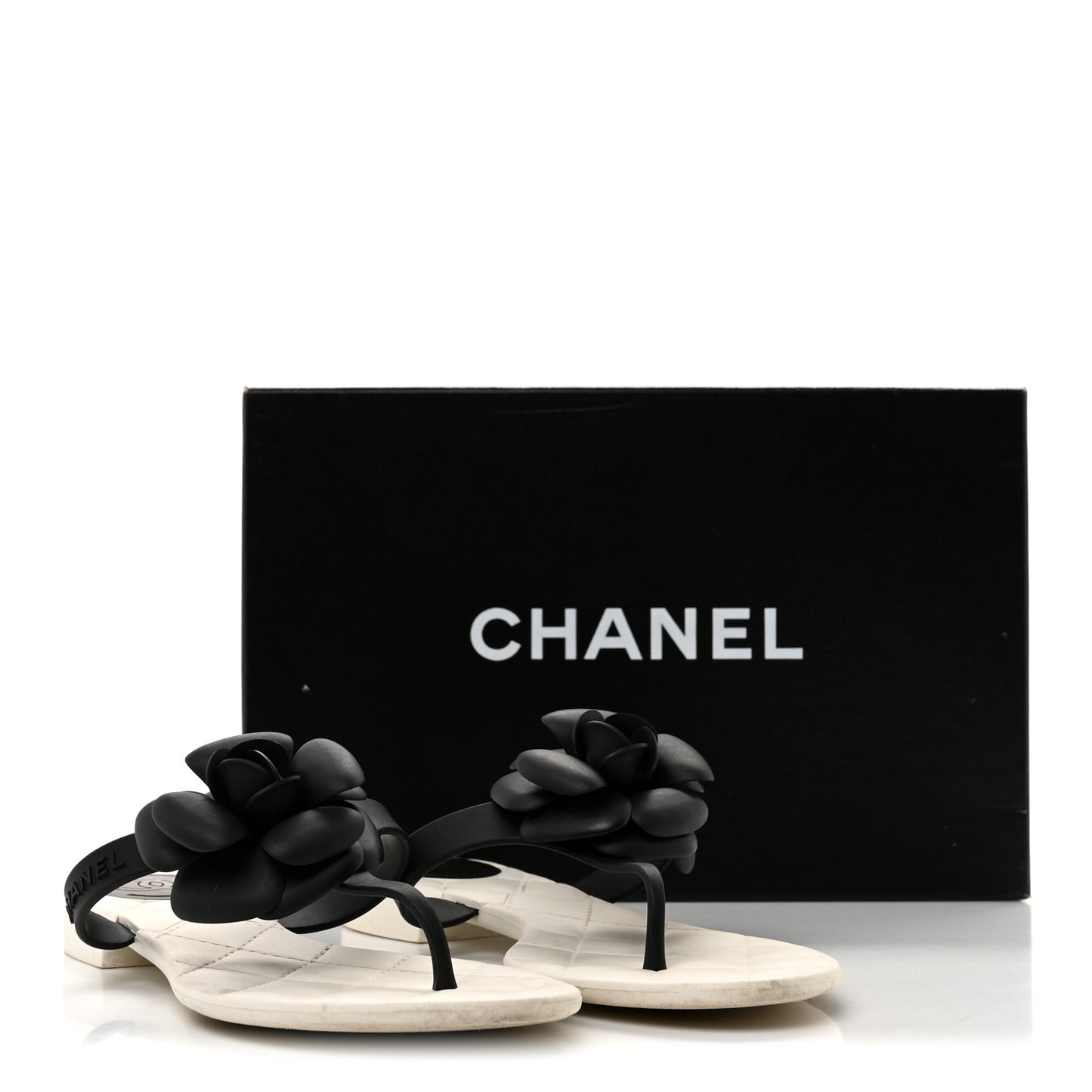 Jelly Quilted Camellia Thong Sandals 39 White Black
