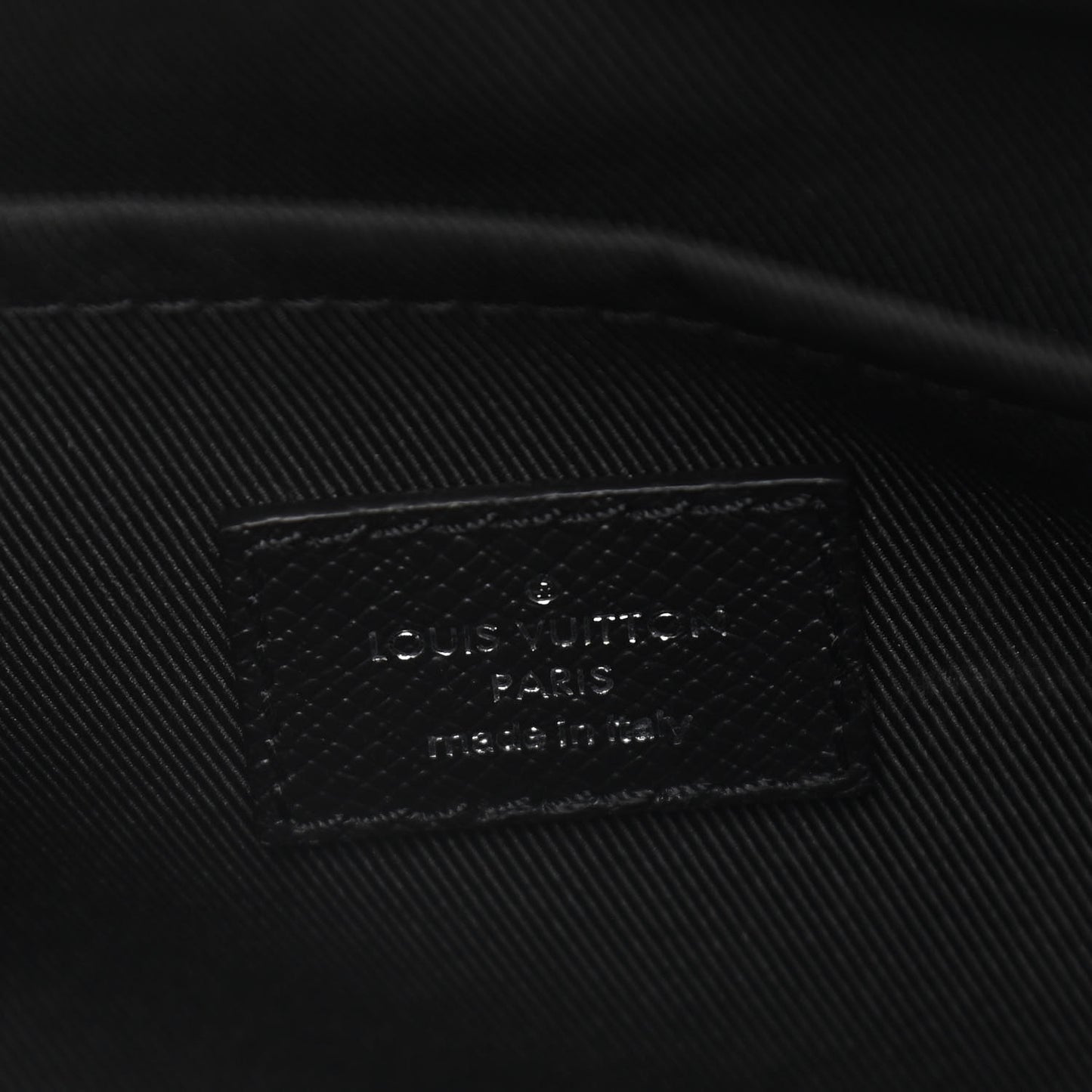Taiga Monogram Eclipse Outdoor Messenger Black