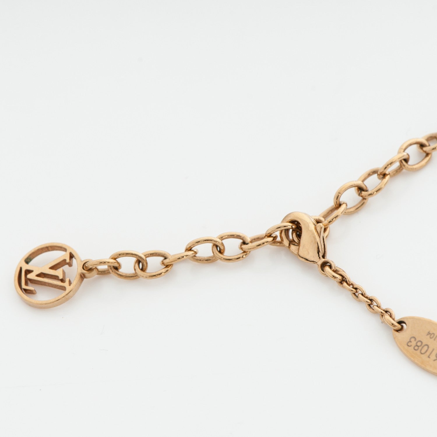 Louis Vuitton Essential V Necklace Gold 4 of 6