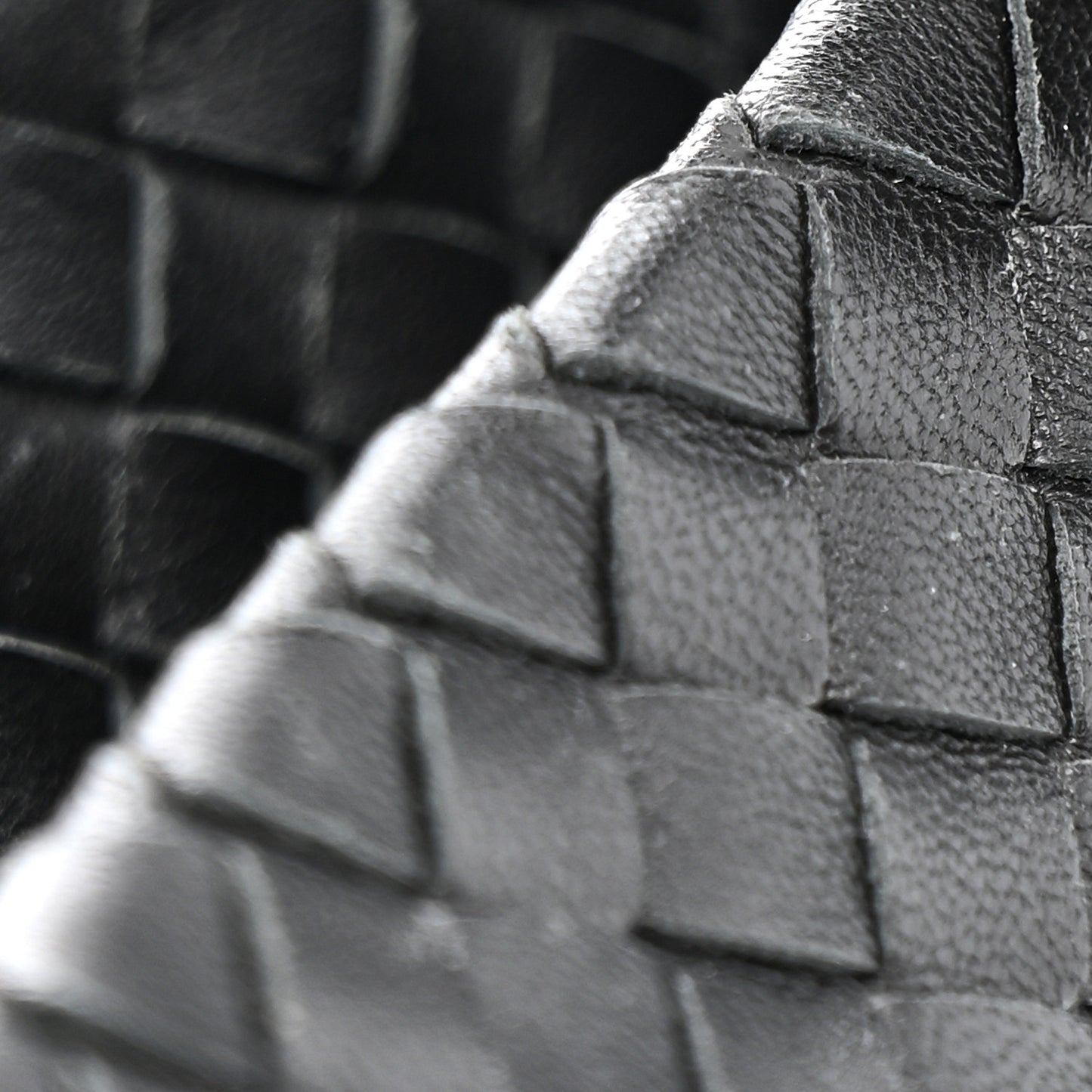 Nappa Intrecciato Medium Cesta Tote Black