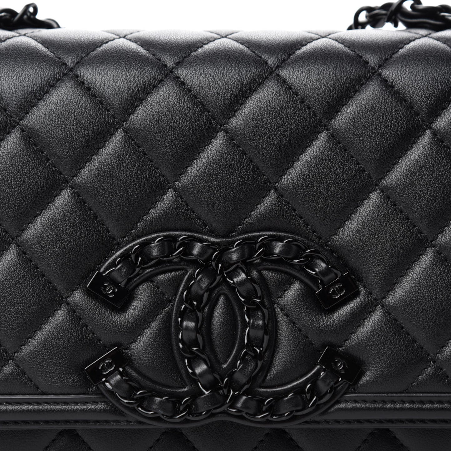 Calfskin Quilted Medium CC Filigree Flap Black