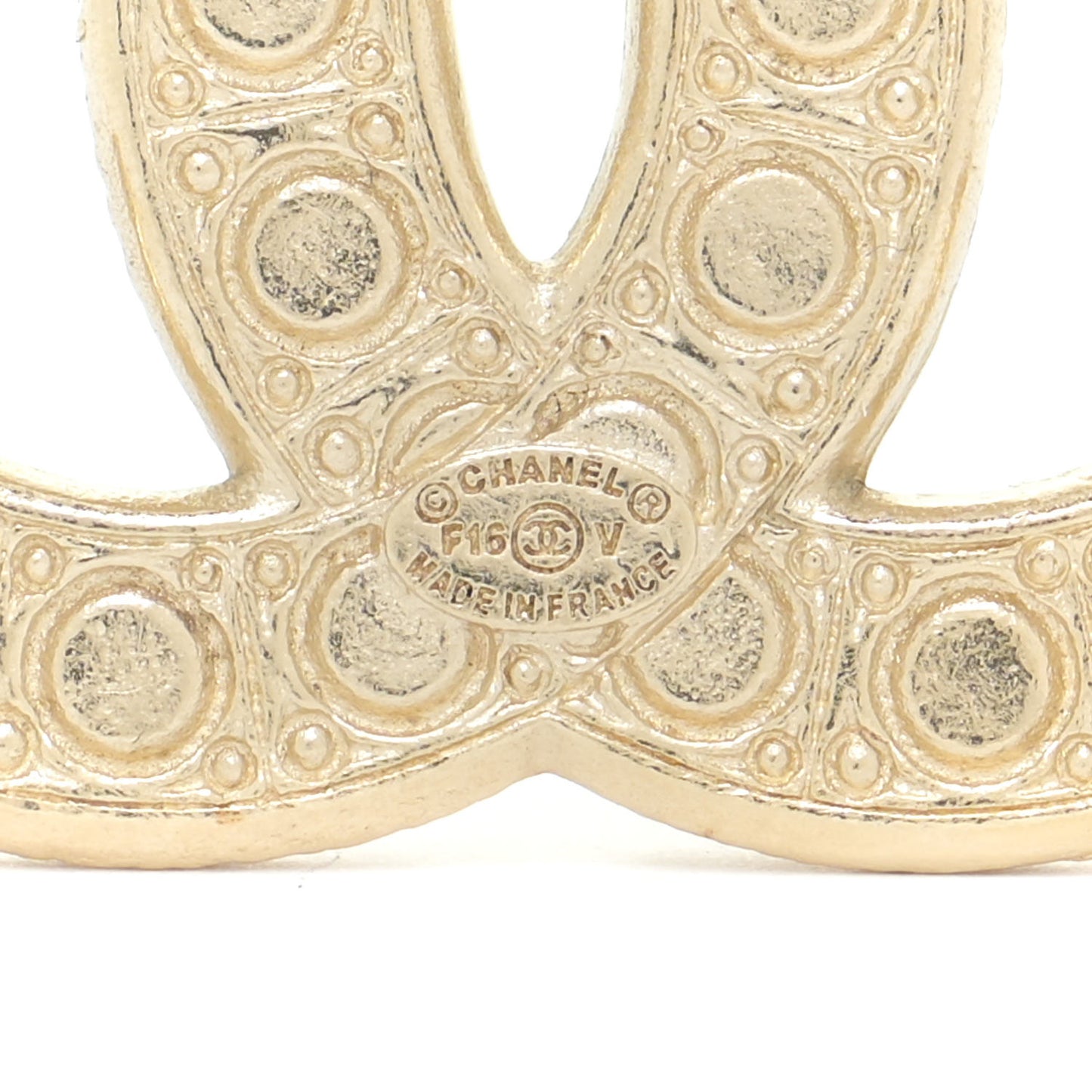 Metal Crystal Graduated Pearl CC Brooch Gold
