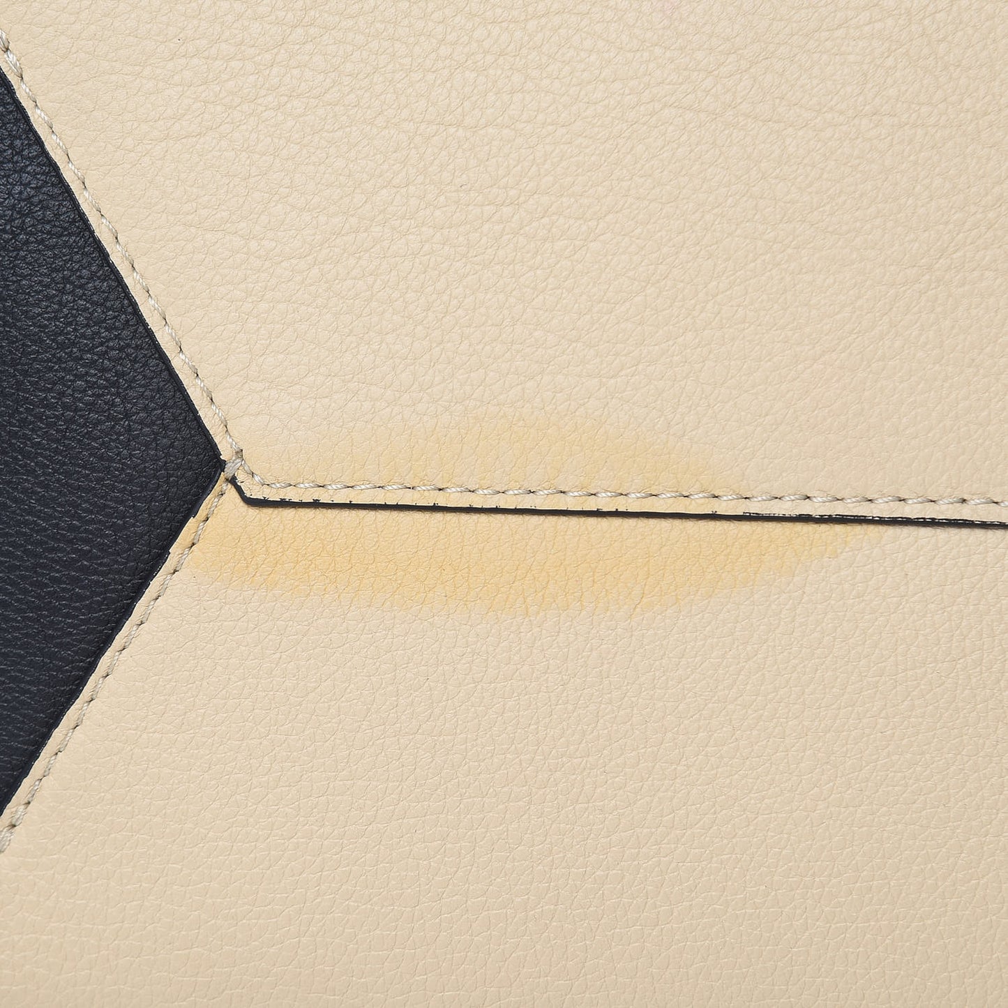 Calfskin Lockme Cabas Vanille Black