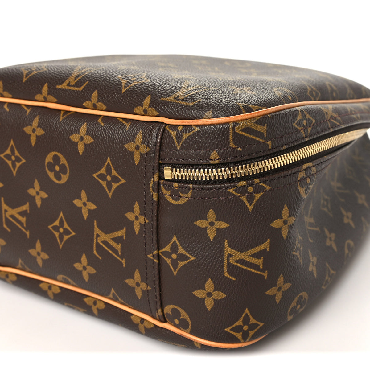 Louis Vuitton Monogram Excursion Shoe Bag 9 of 9