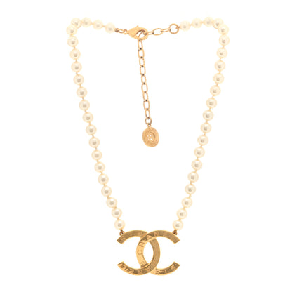 Chanel Pearl CC Short Necklace Gold 3 of 4