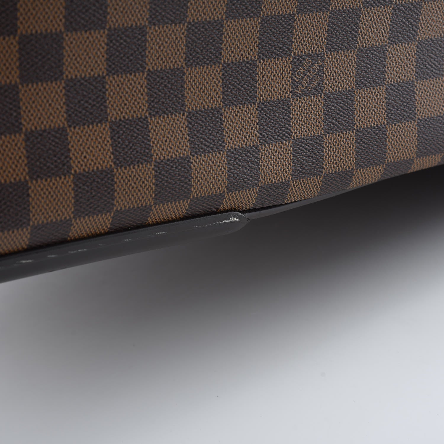 Louis Vuitton Damier Ebene Eole 60 17 of 23