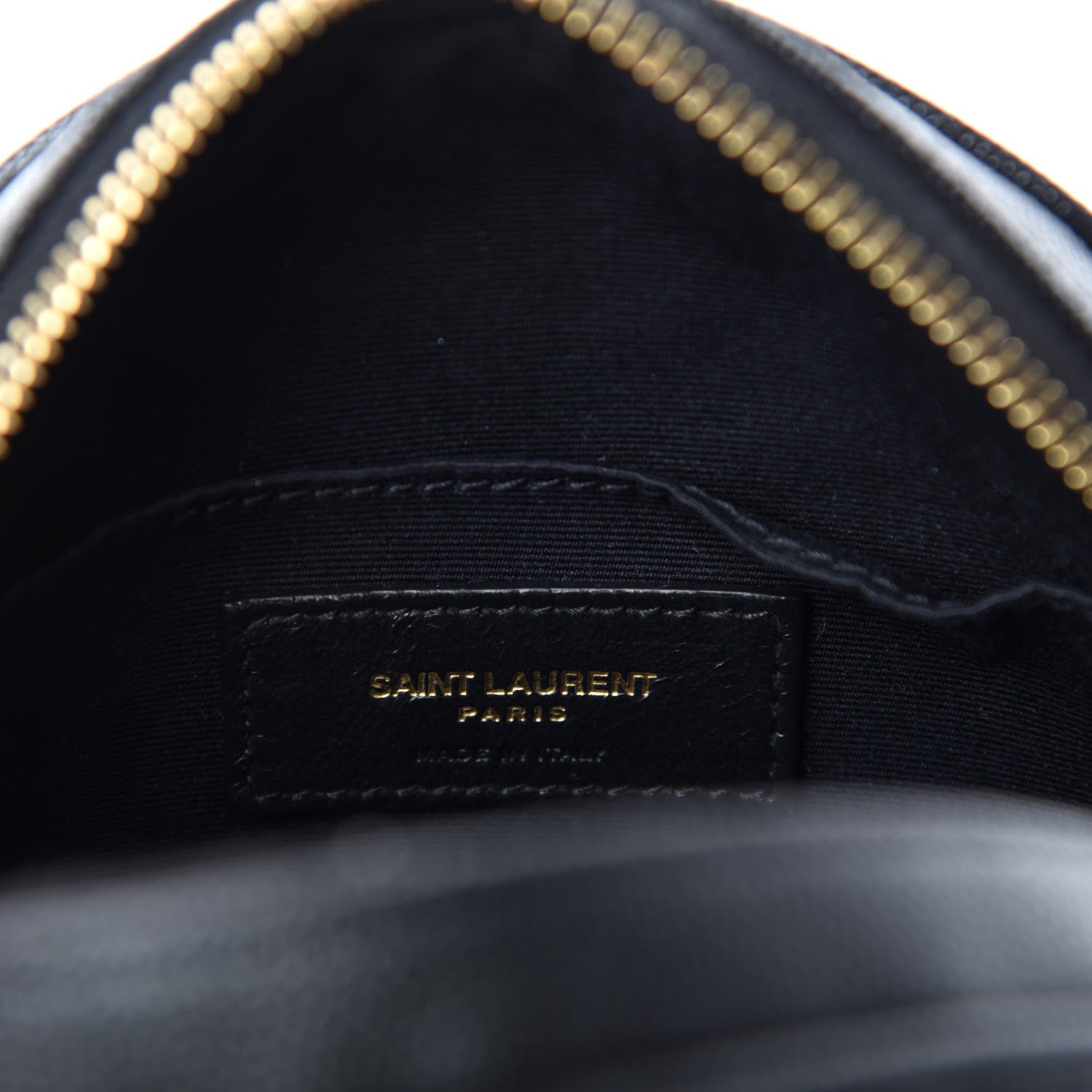 Saint Laurent Grain De Poudre Matelasse Chevron Quilted Round Vinyle Camera Bag Black 10 of 12
