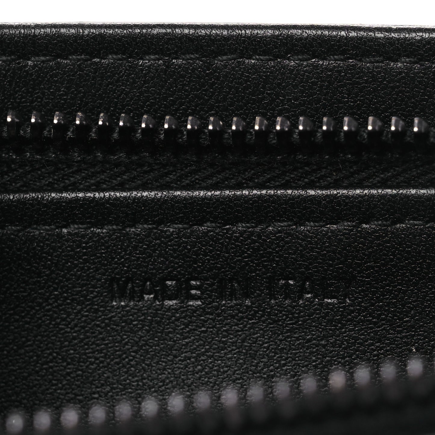 Calfskin Macrocannage Diamond Caro Zipped Pouch With Chain Black