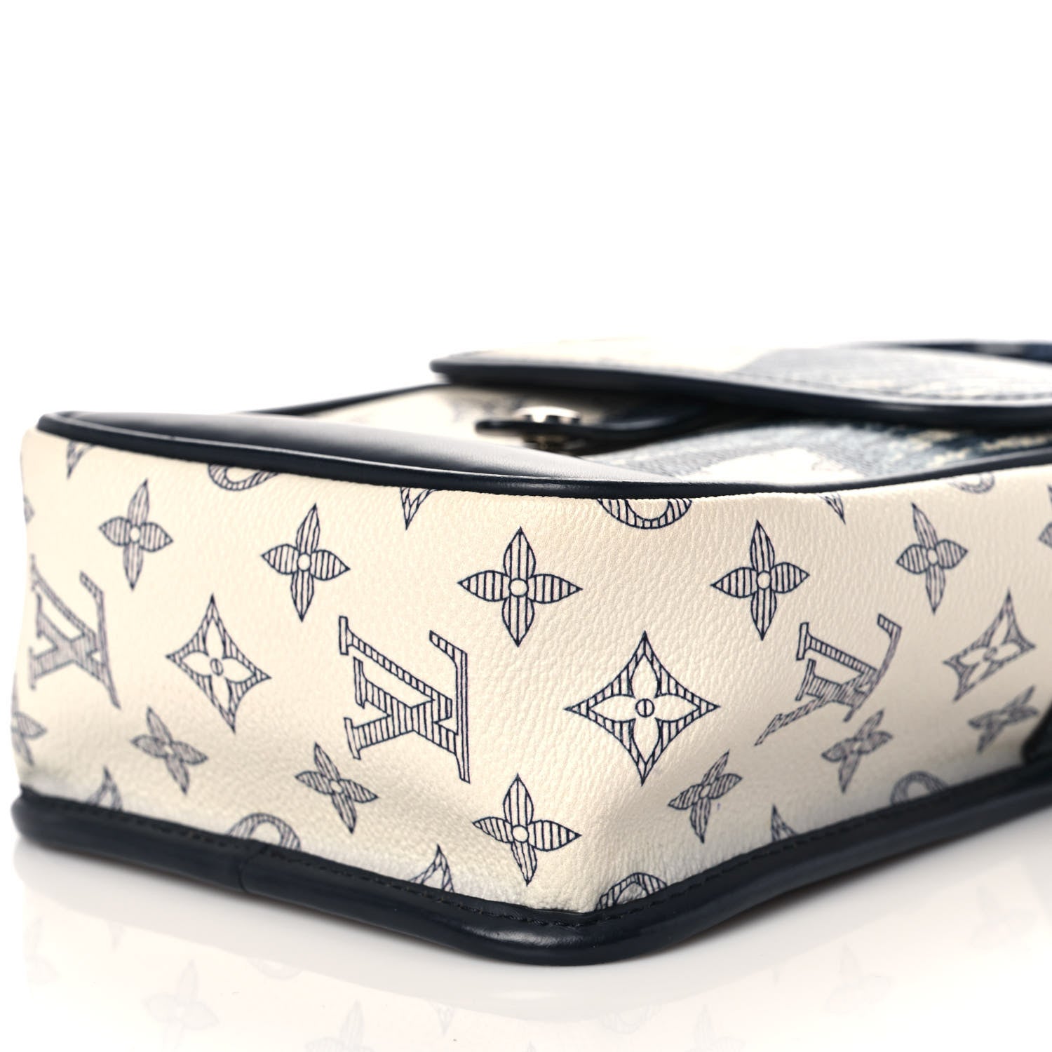 Louis Vuitton Savane Monogram Zebra Chapman Messenger BB White 10 of 11