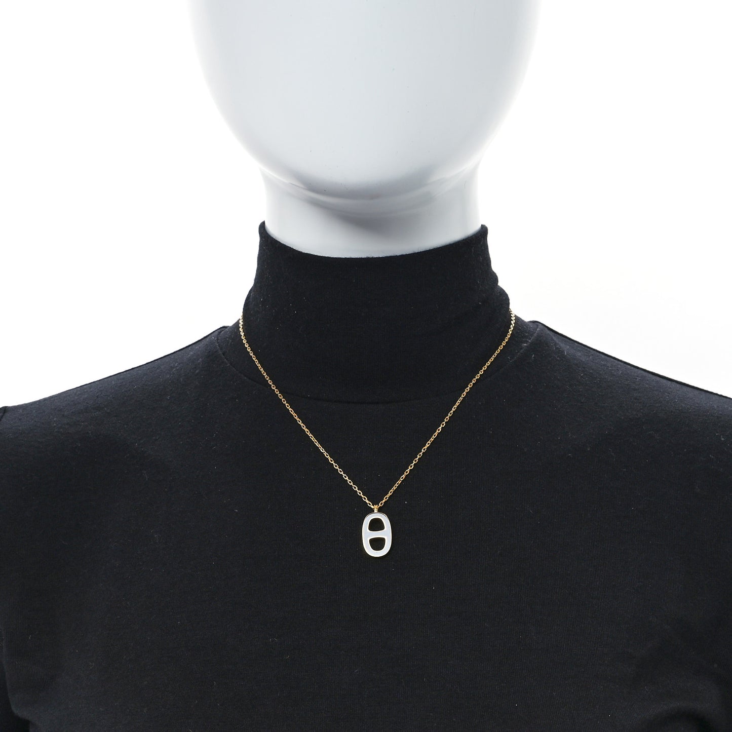 Laquered Iliade Pendant Necklace Black