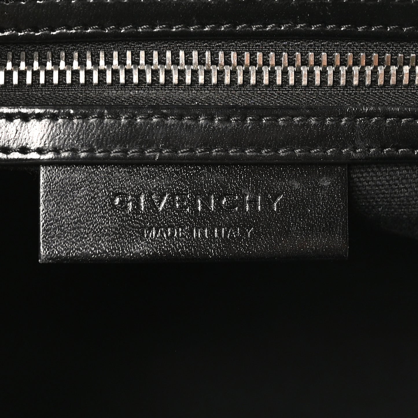 Shiny Lord Calfskin Medium Antigona Black
