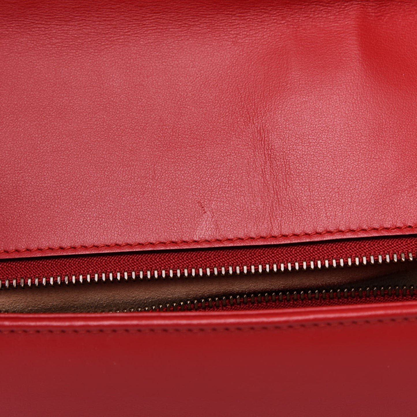 Calfskin Matelasse Large GG Marmont Shoulder Bag Hibiscus Red