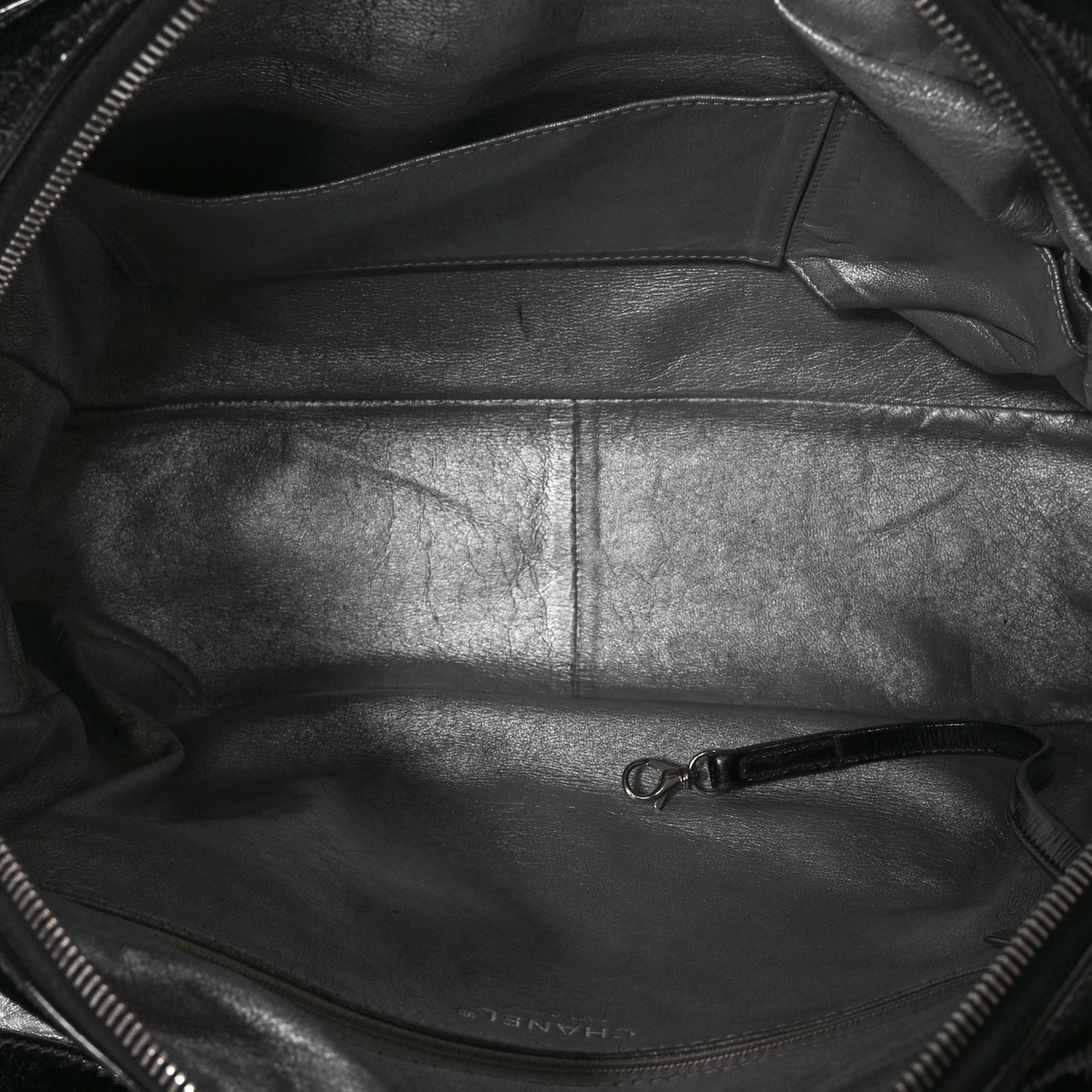 Patent Calfskin Large Luxe Ligne Tote Black