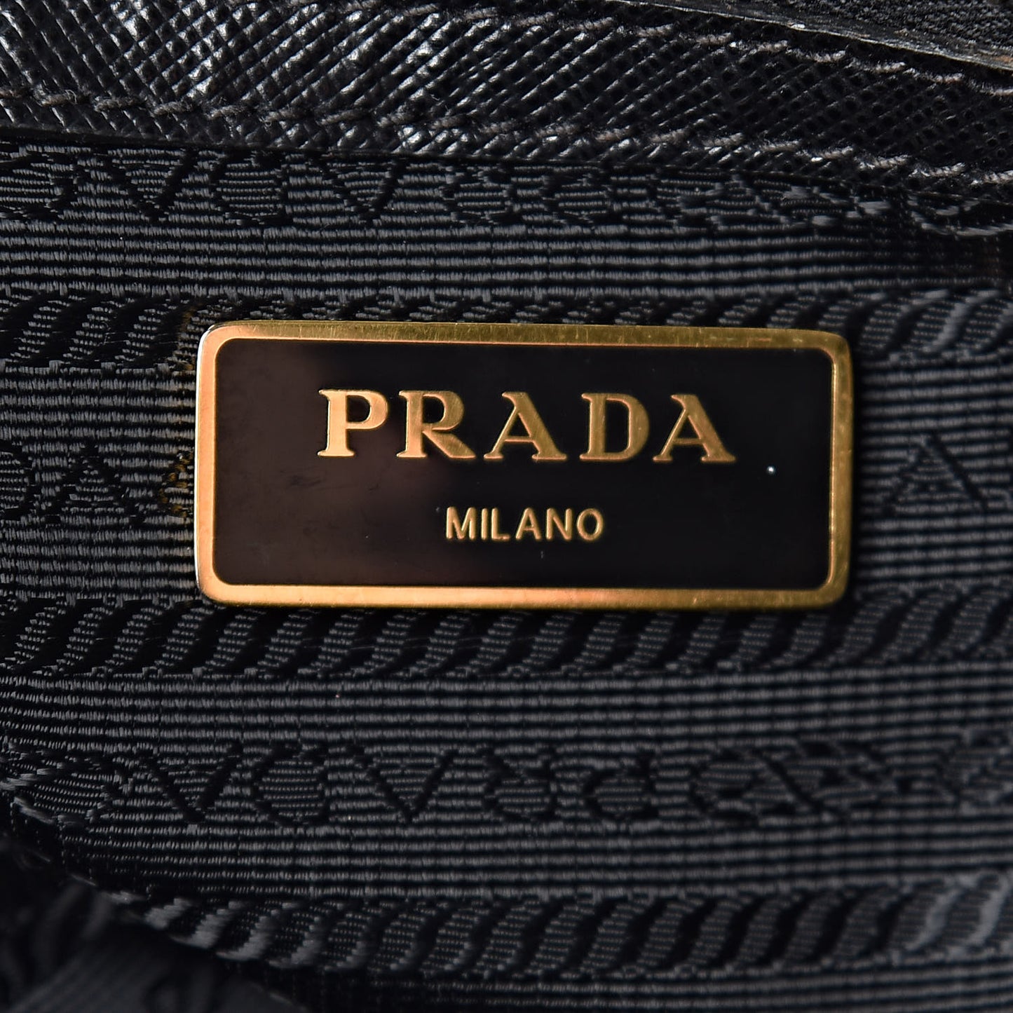 Saffiano Lux Extra Large Galleria Double Zip Tote Black