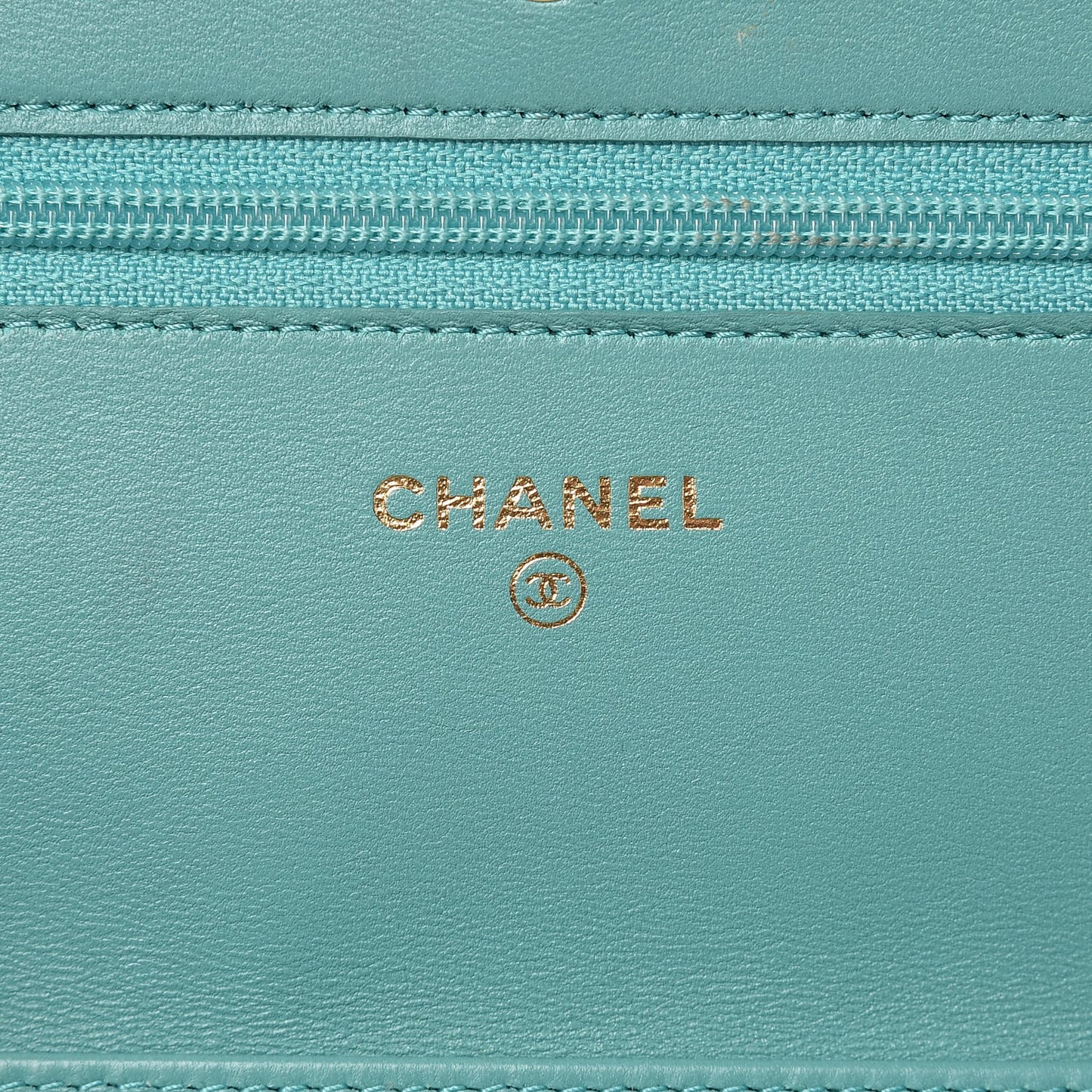 Calfskin Quilted Wallet On Chain WOC Green