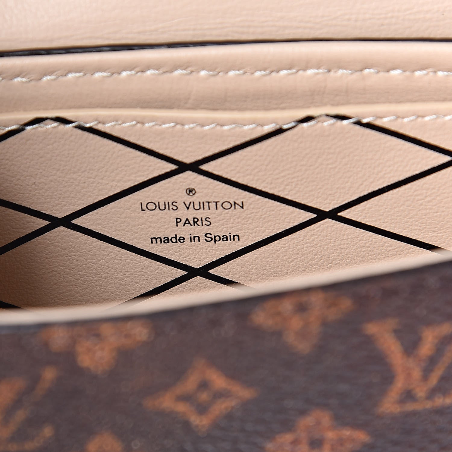 Louis Vuitton Monogram Essential Time Trunk 6 of 7