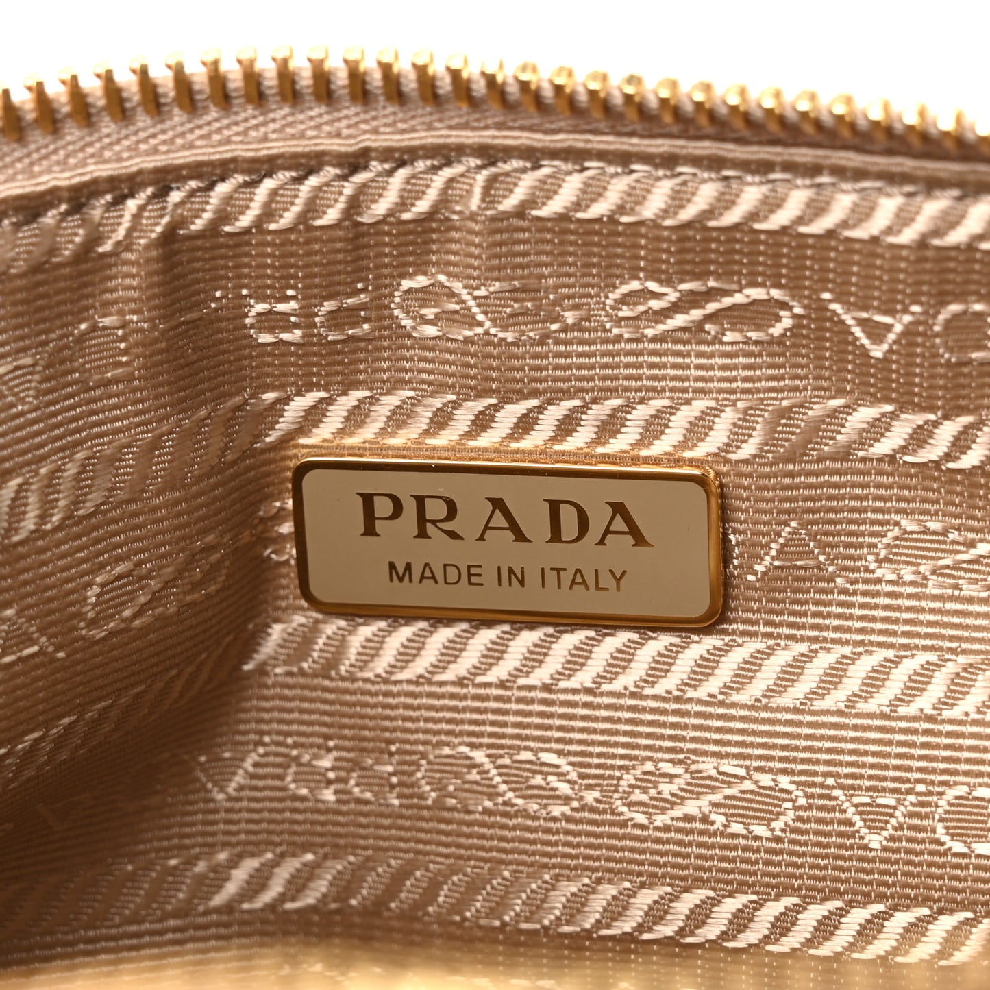 Re-Nylon Spazzolato Re-Edition 2002 Shoulder Bag Deserto