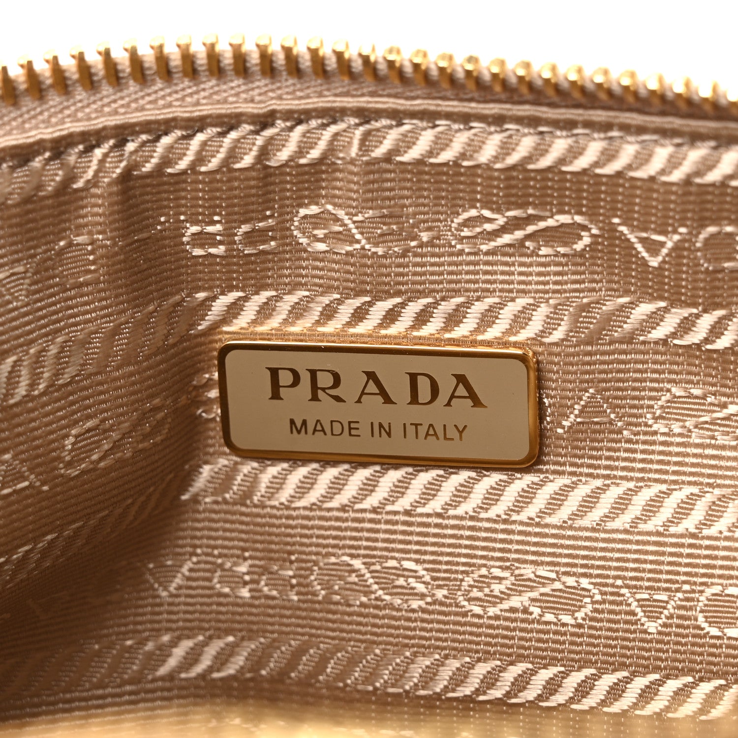 Prada Re-Nylon Spazzolato Re-Edition 2002 Shoulder Bag Deserto 6 of 9