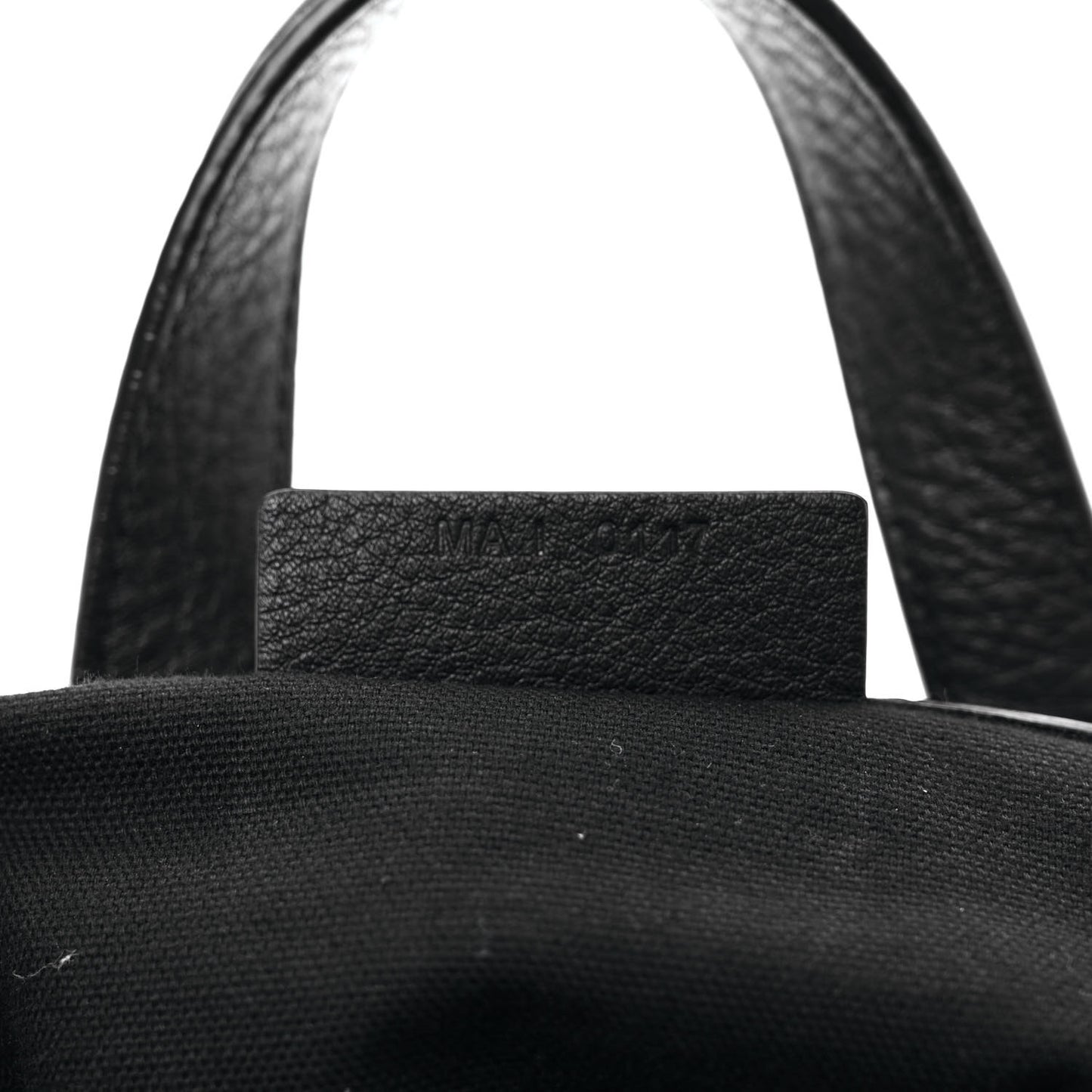 Pebbled Calfskin Medium Nightingale Black