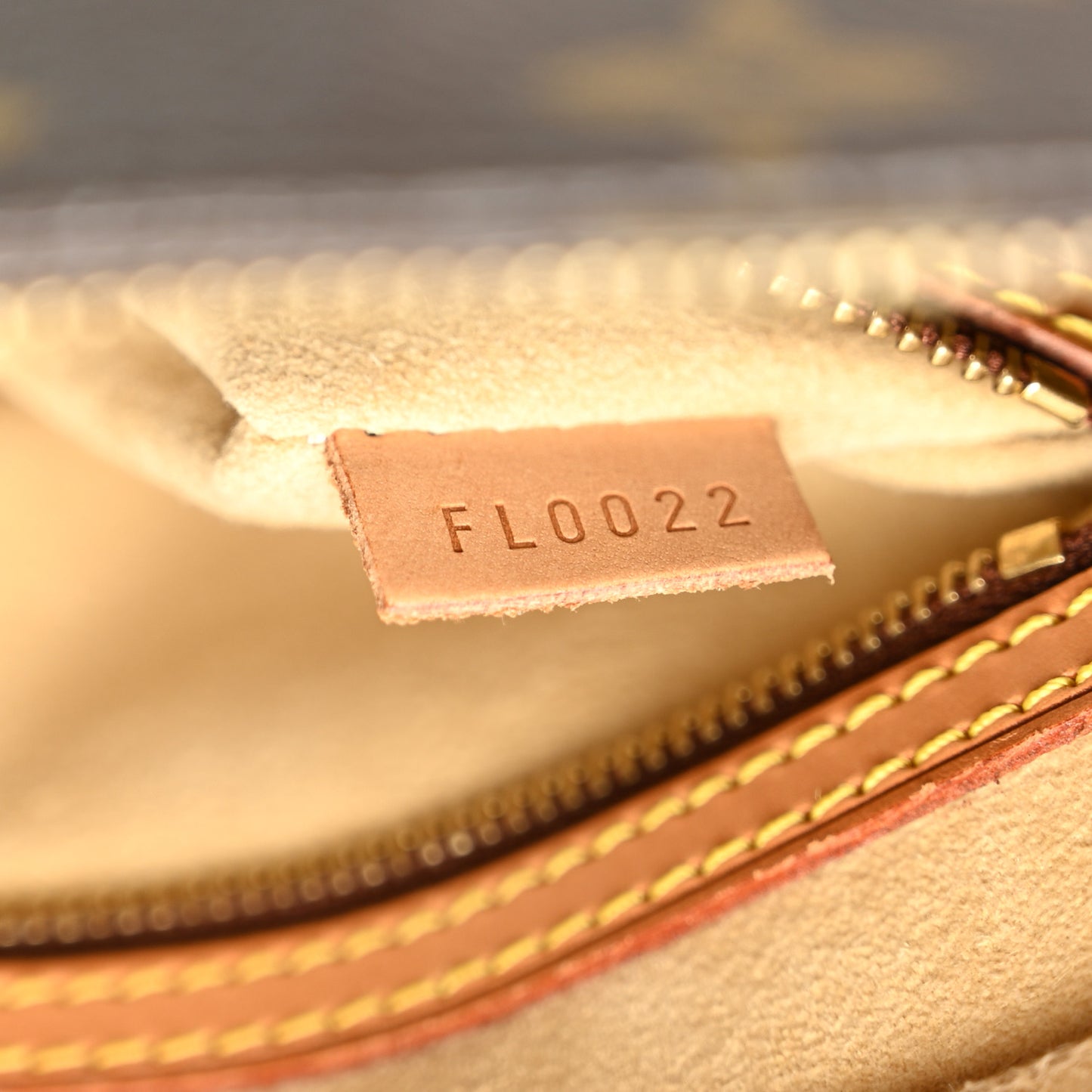 Monogram Looping MM
