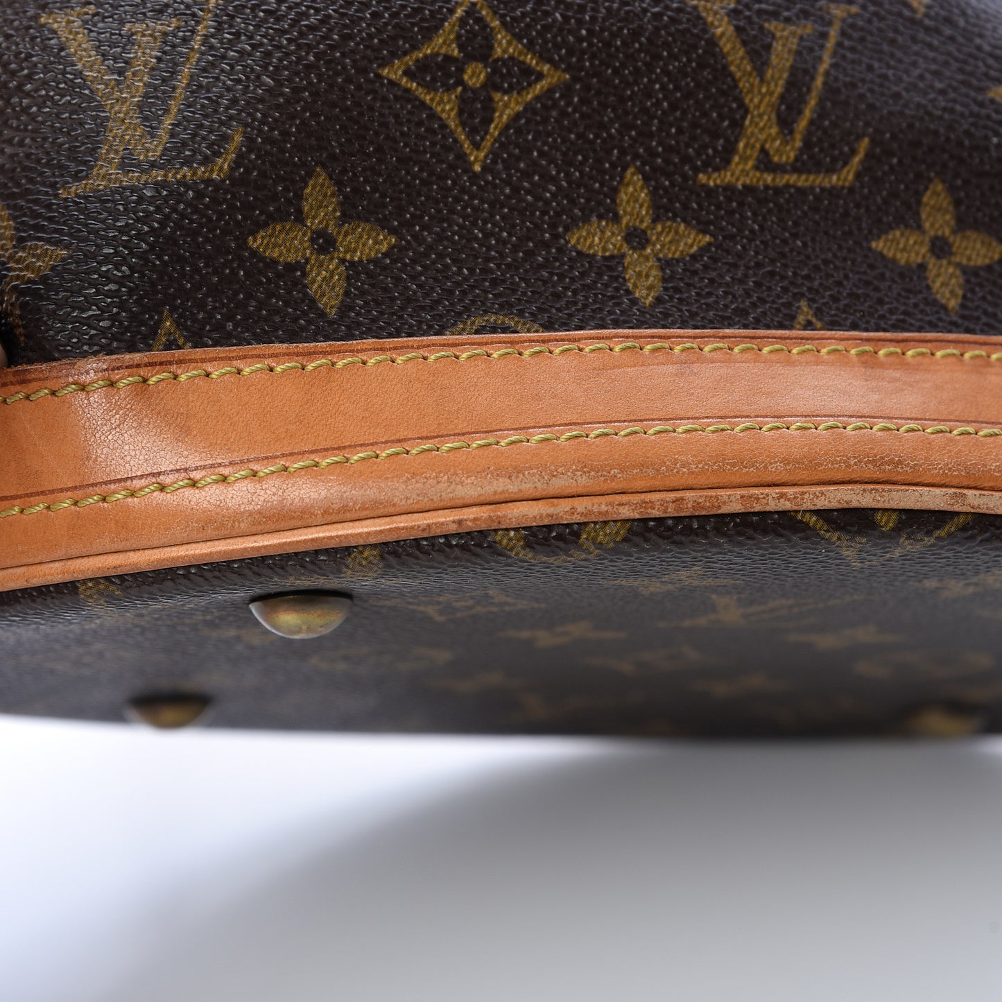 Monogram Petit Bucket 23