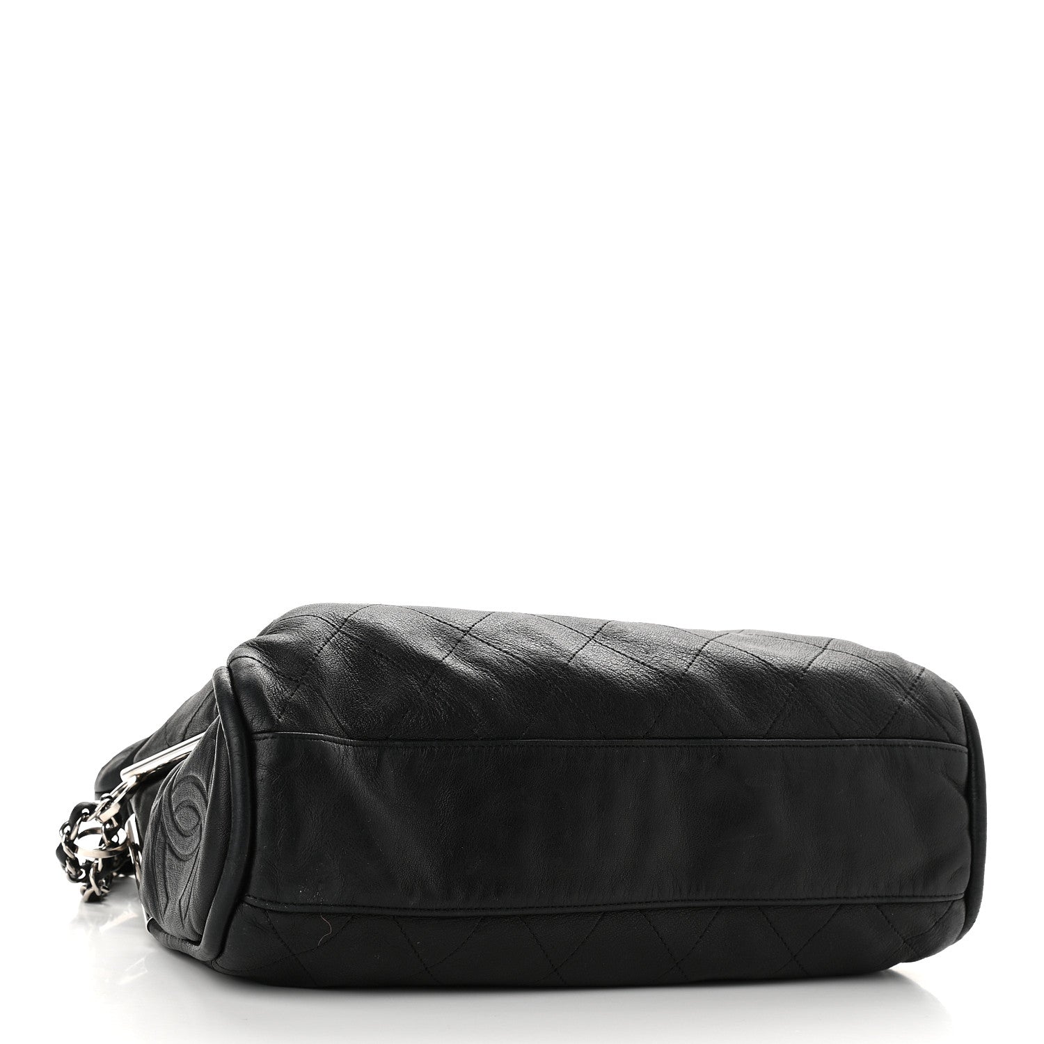 CHANEL ブラックエンボスショルダーバッグ Chanel Lambskin Ultimate Soft Hobo Black 944861 – FASHIONPHILE