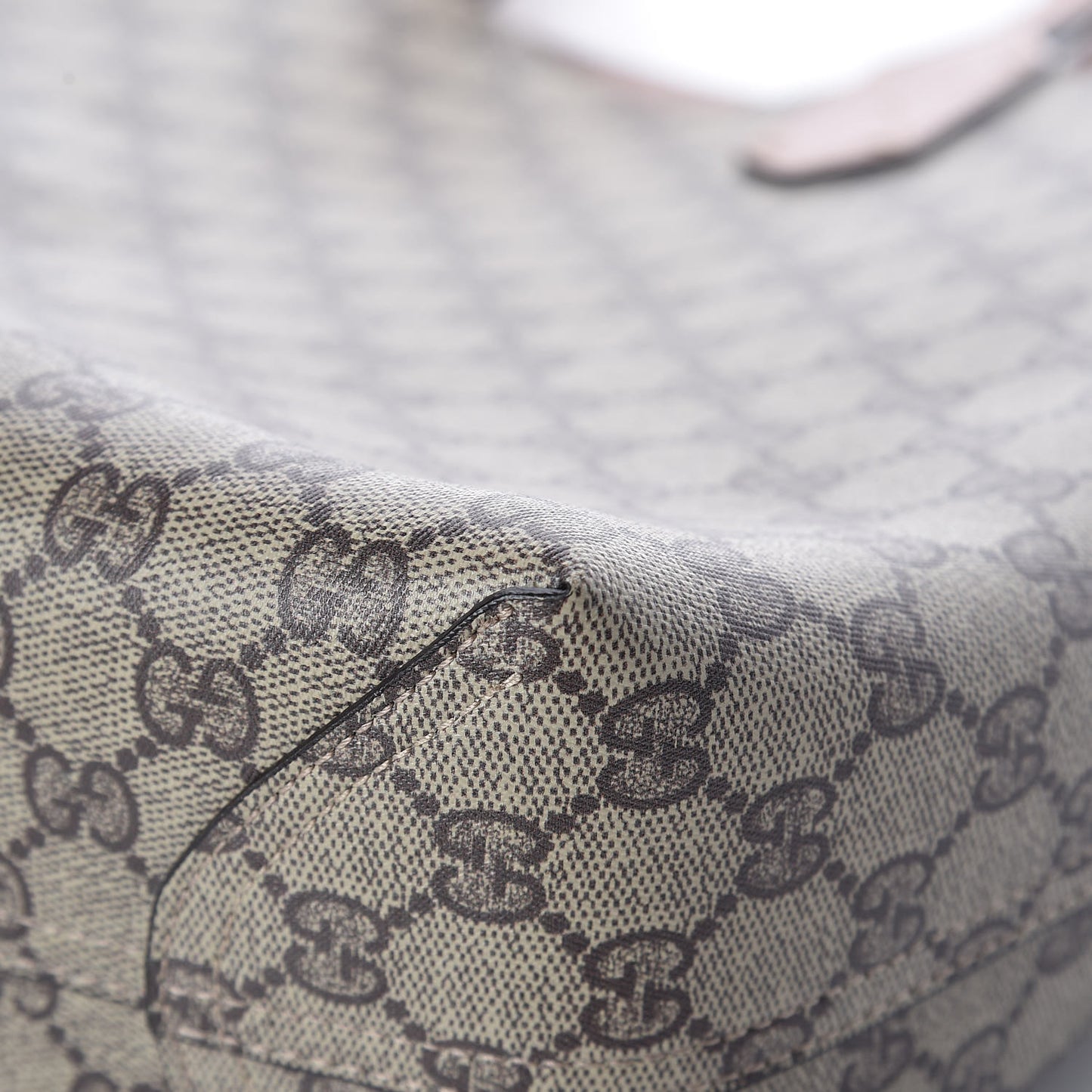GG Supreme Monogram Medium Reversible Tote Beige Dark Cipria