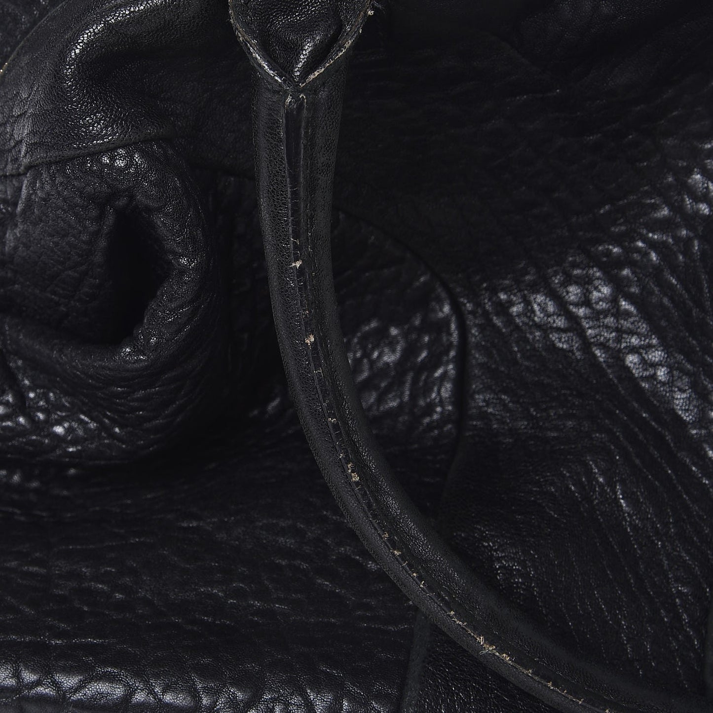 Pebbled Lambskin Medium Easy Sac Black