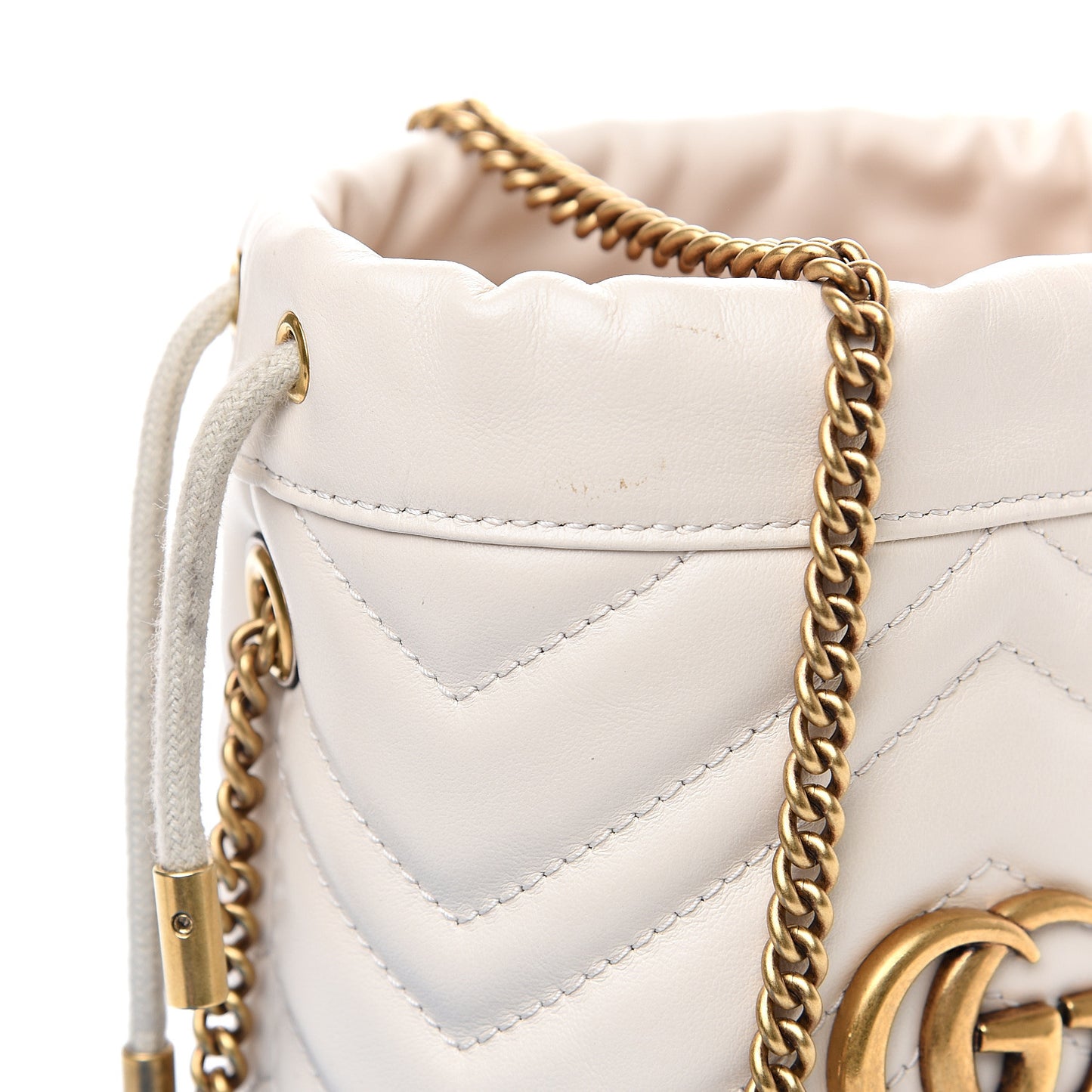 Calfskin Matelasse Mini GG Marmont 2.0 Bucket Bag White