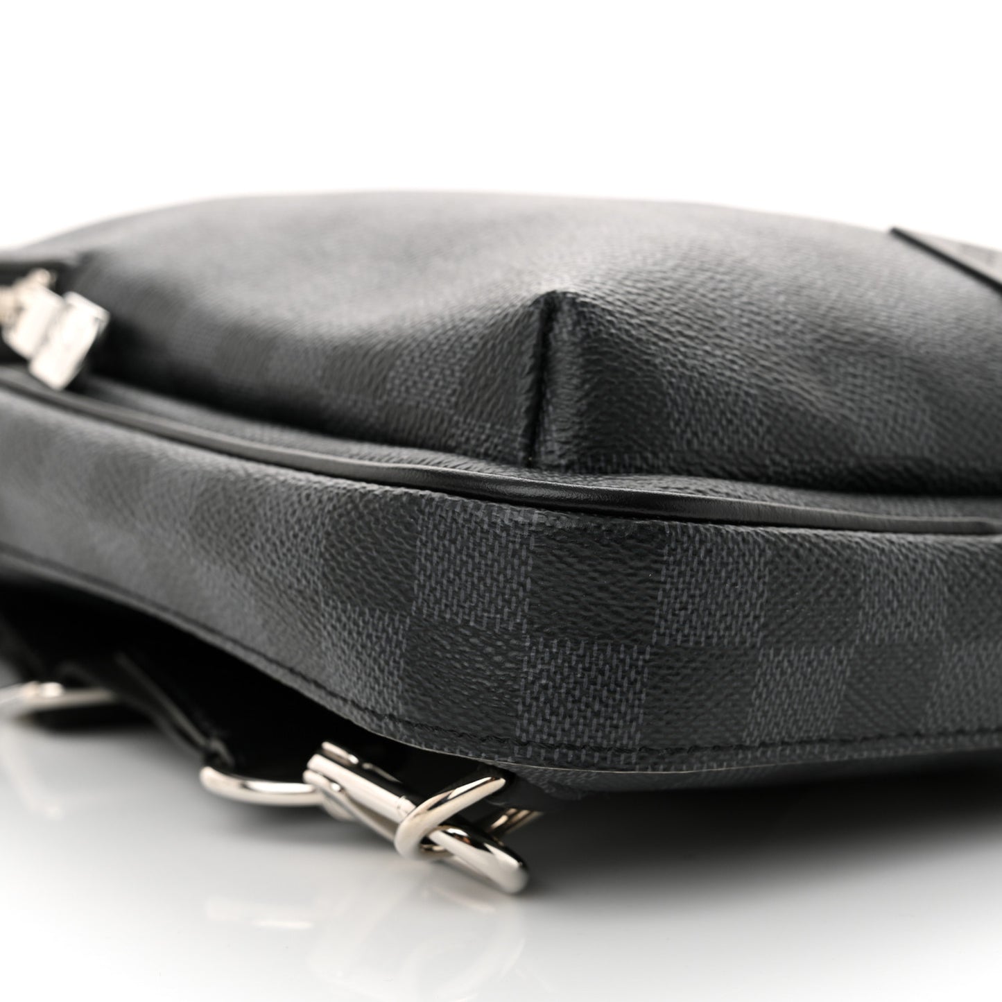 Damier Graphite Avenue Sling Bag NM