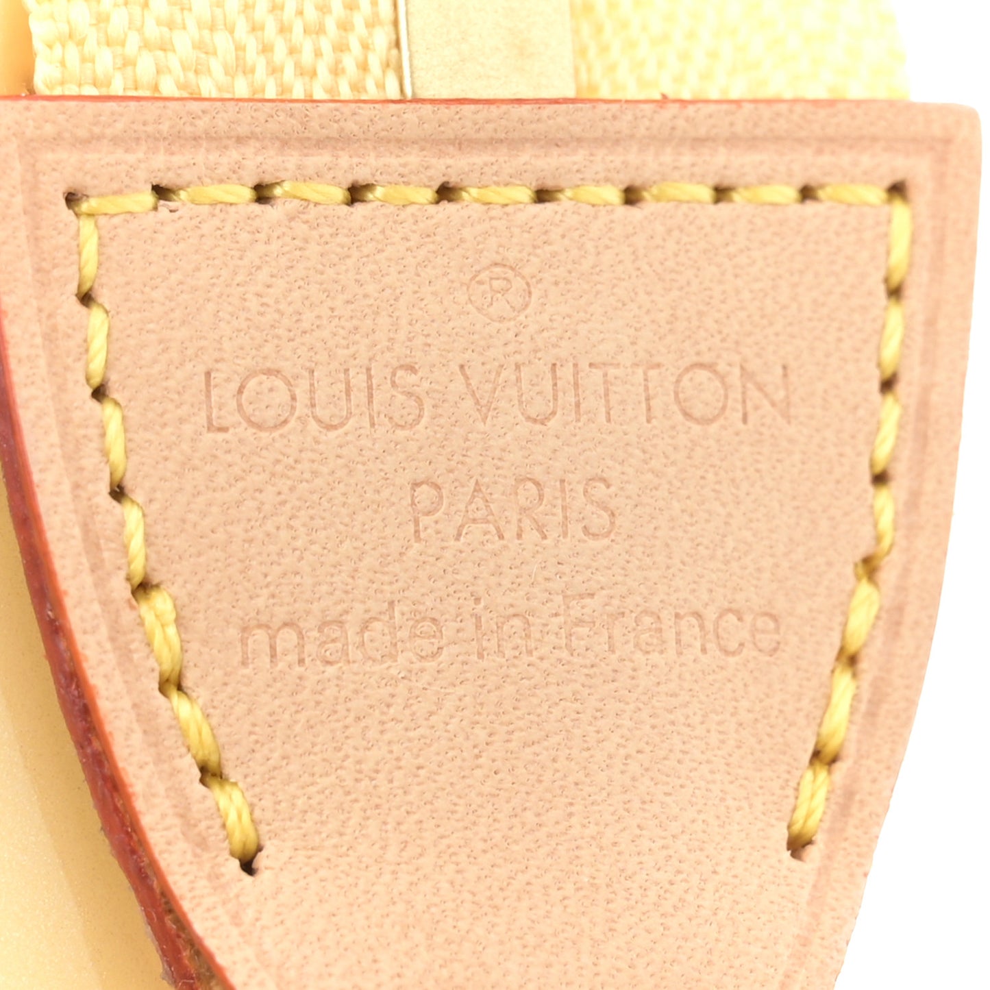 Metallic Vernis Valentine Mini Pochette Accessories Banana Fizz