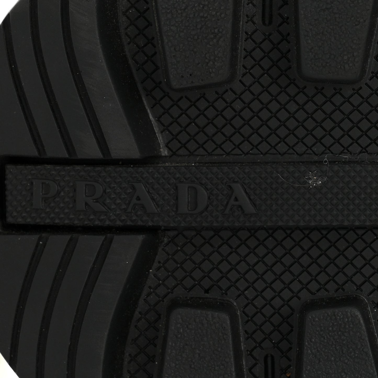 Re-Nylon Piuma Metal Triangle Logo Quilted 45mm Sneakers 41 Narciso