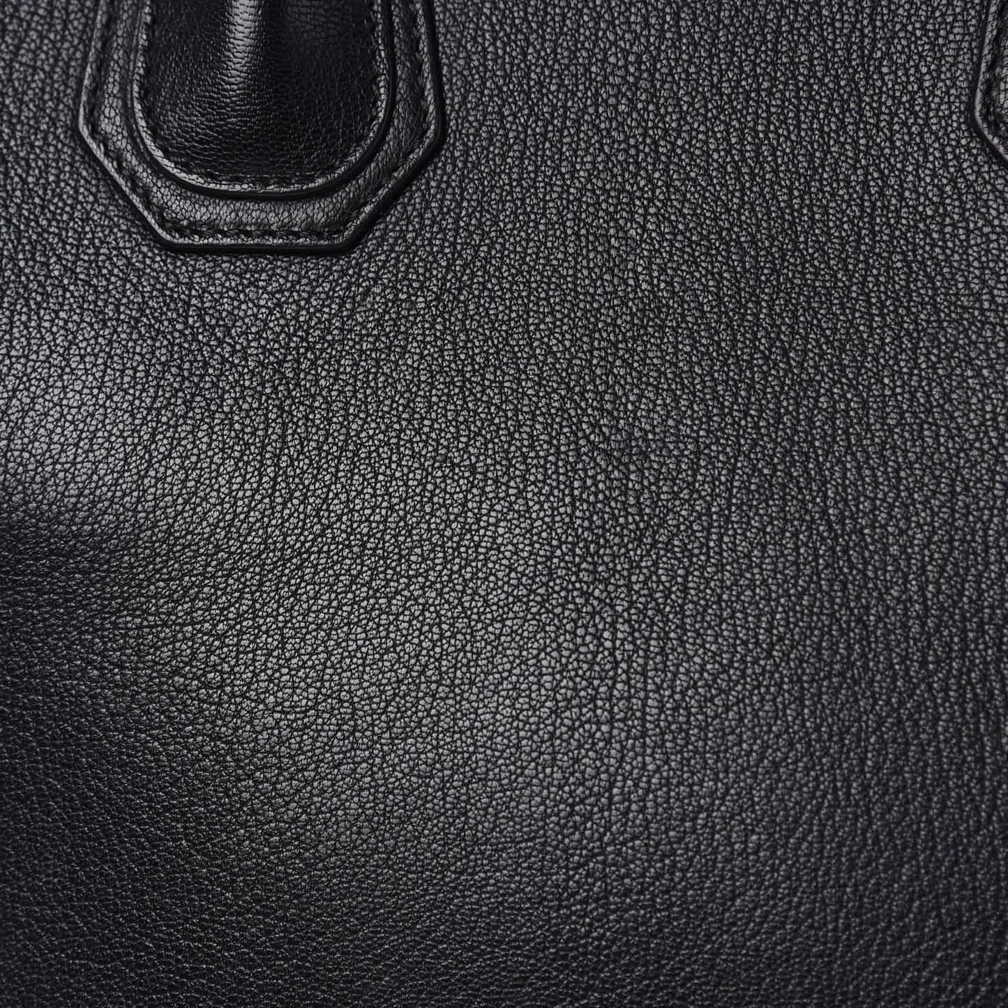 Sugar Goatskin Medium Antigona Black