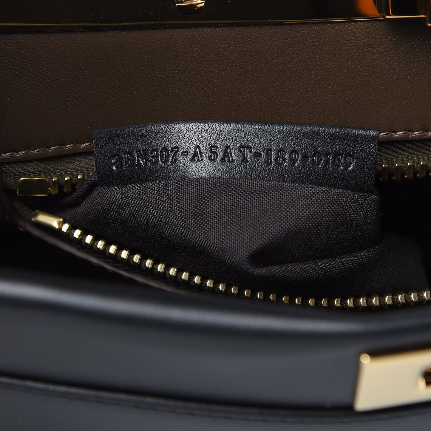 Vitello Seta Century Nappa Medium Peekaboo Iconic Defender Satchel Black Fragola Maya