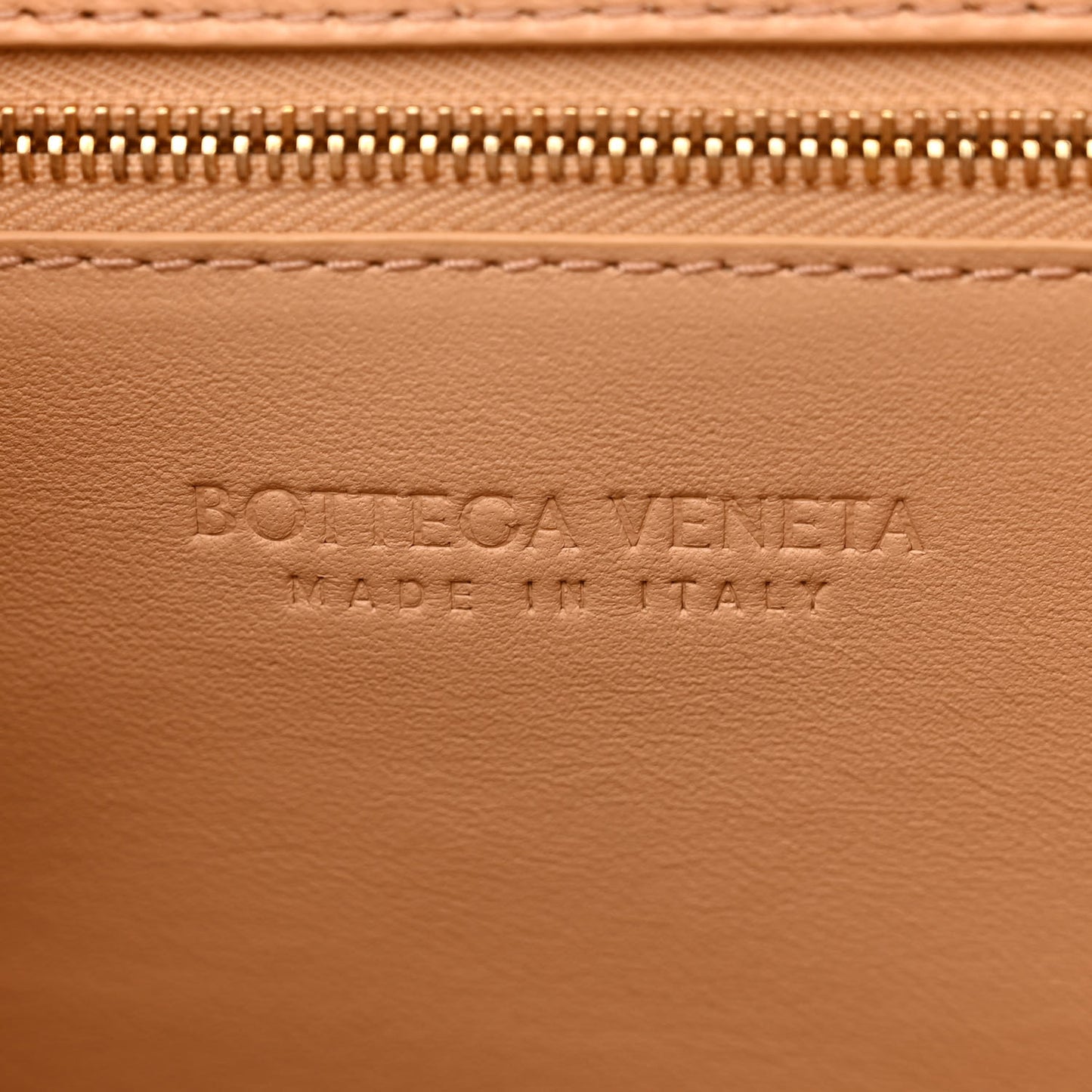 Box Calfskin Nappa Clip Bag Almond Gold
