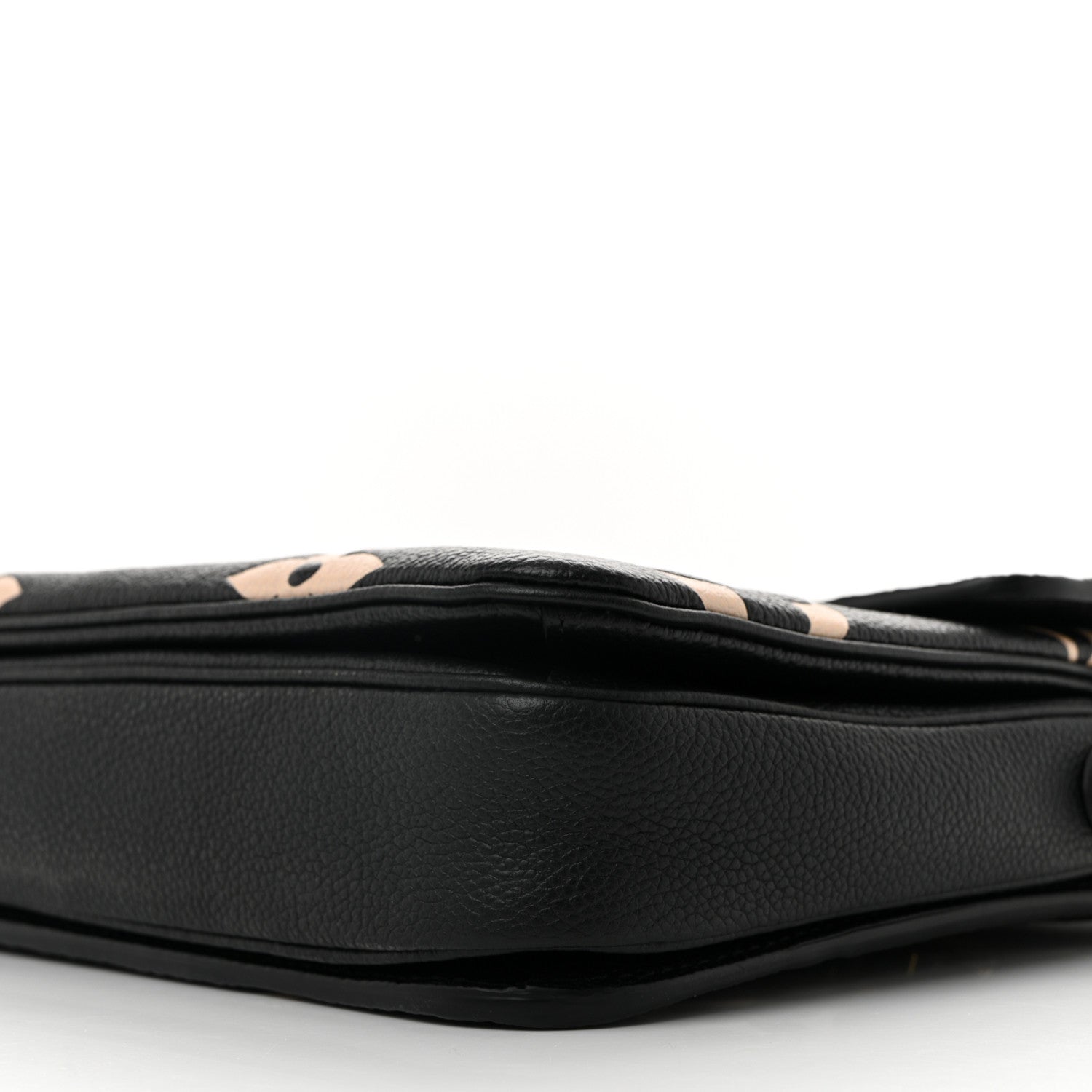 Louis Vuitton Empreinte Monogram Giant Pochette Metis Black Beige 19 of 23