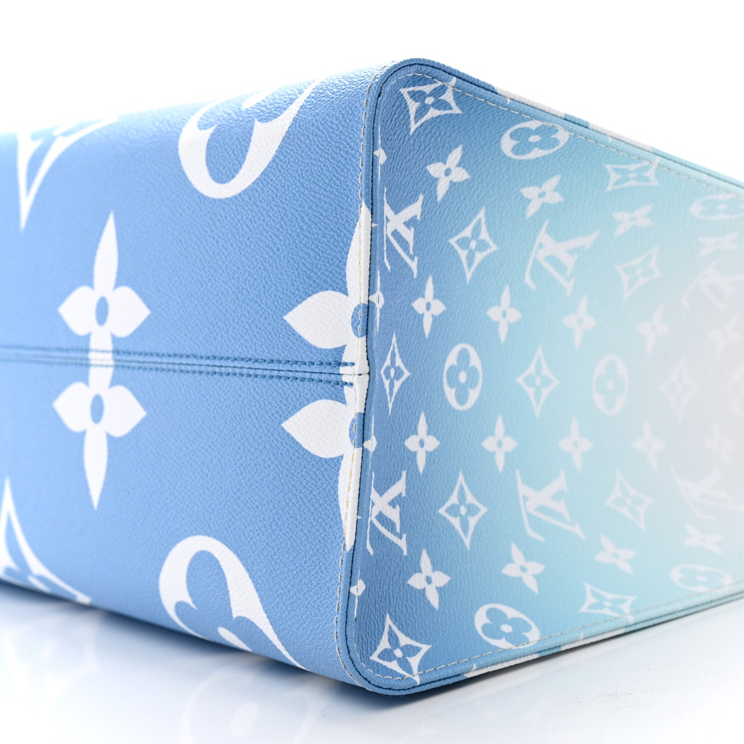 Louis Vuitton Monogram Giant By The Pool Onthego GM Blue 9 of 12