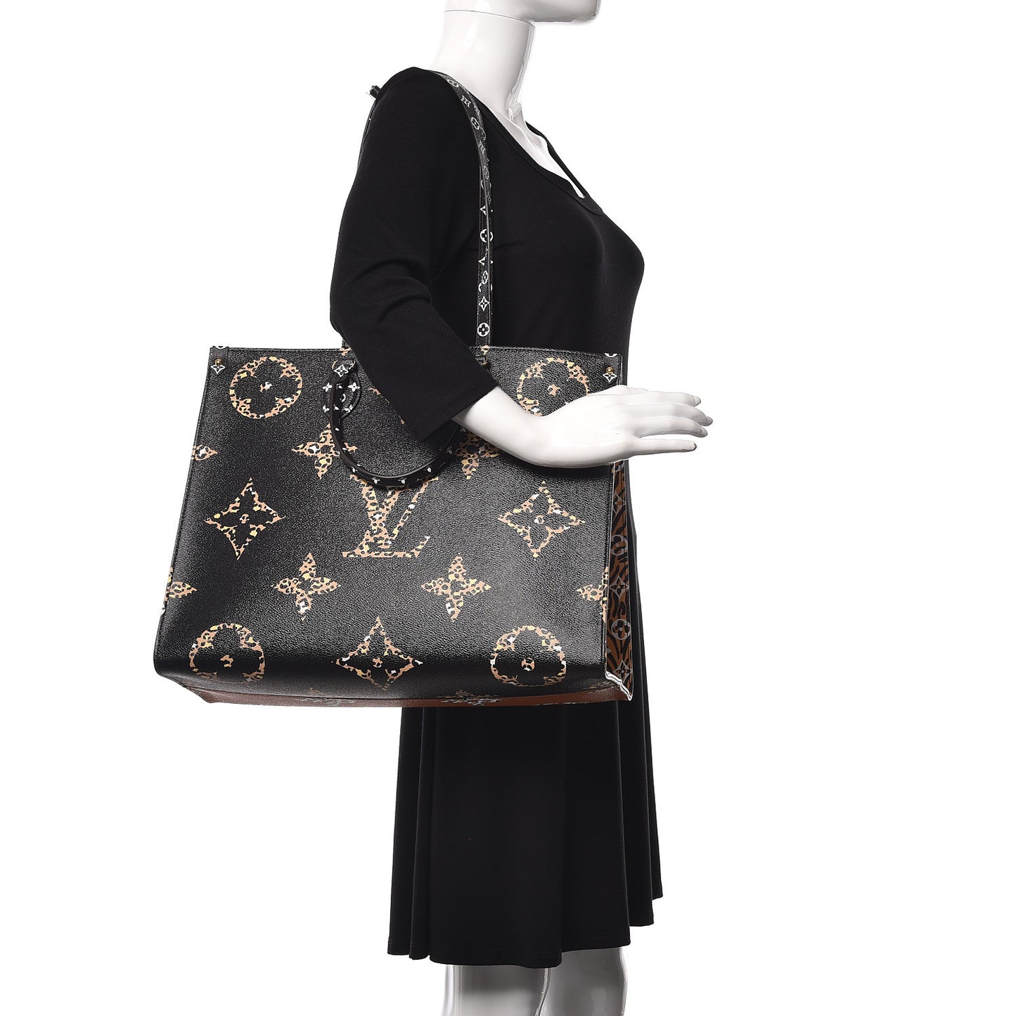 Monogram Giant Jungle Onthego GM Black