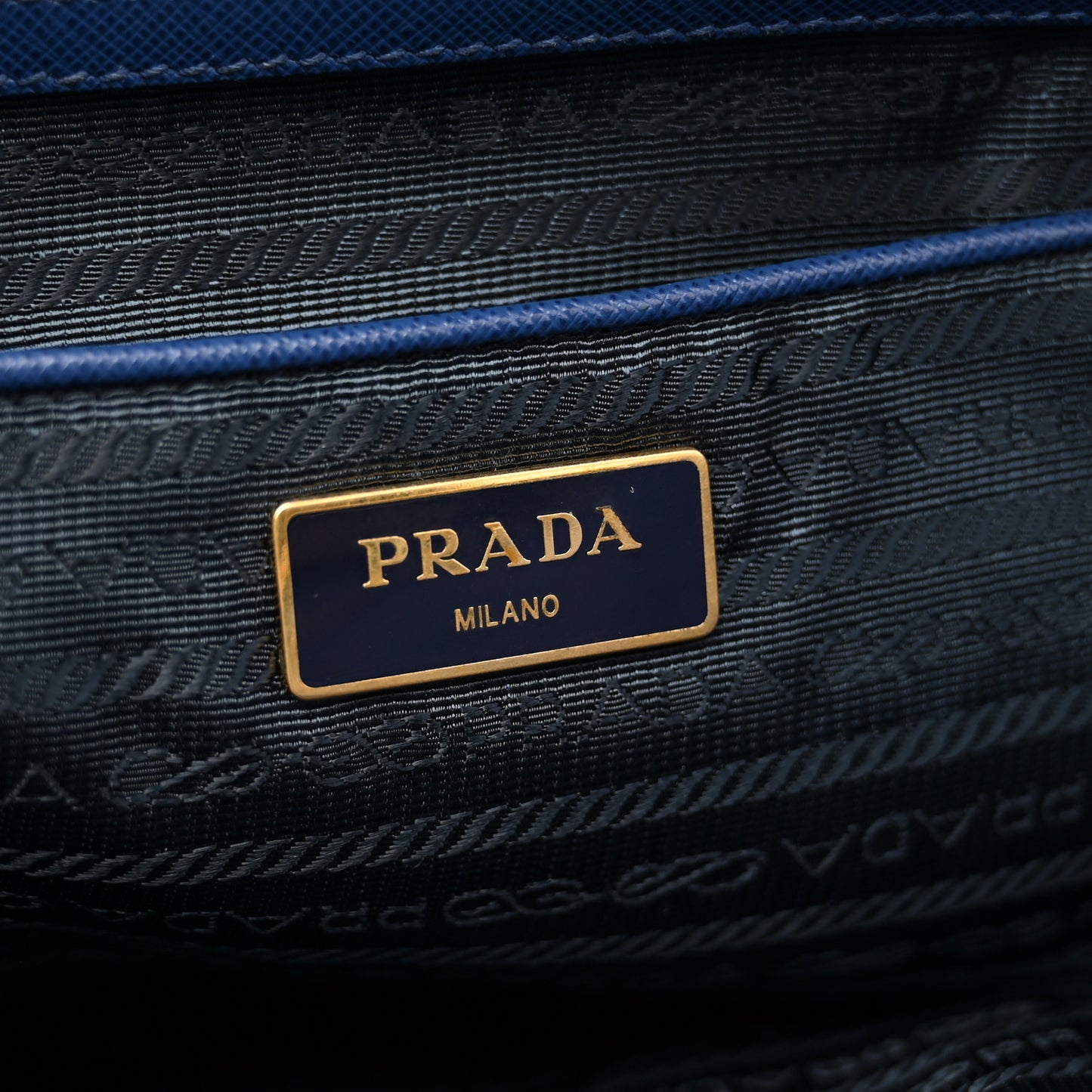 Saffiano Lux Extra Large Galleria Double Zip Tote Bluette