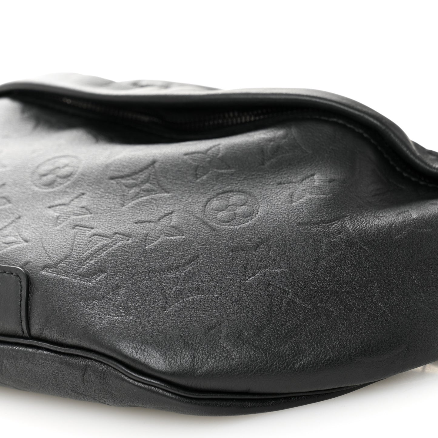 Calfskin Monogram Shadow Discovery Bumbag Black